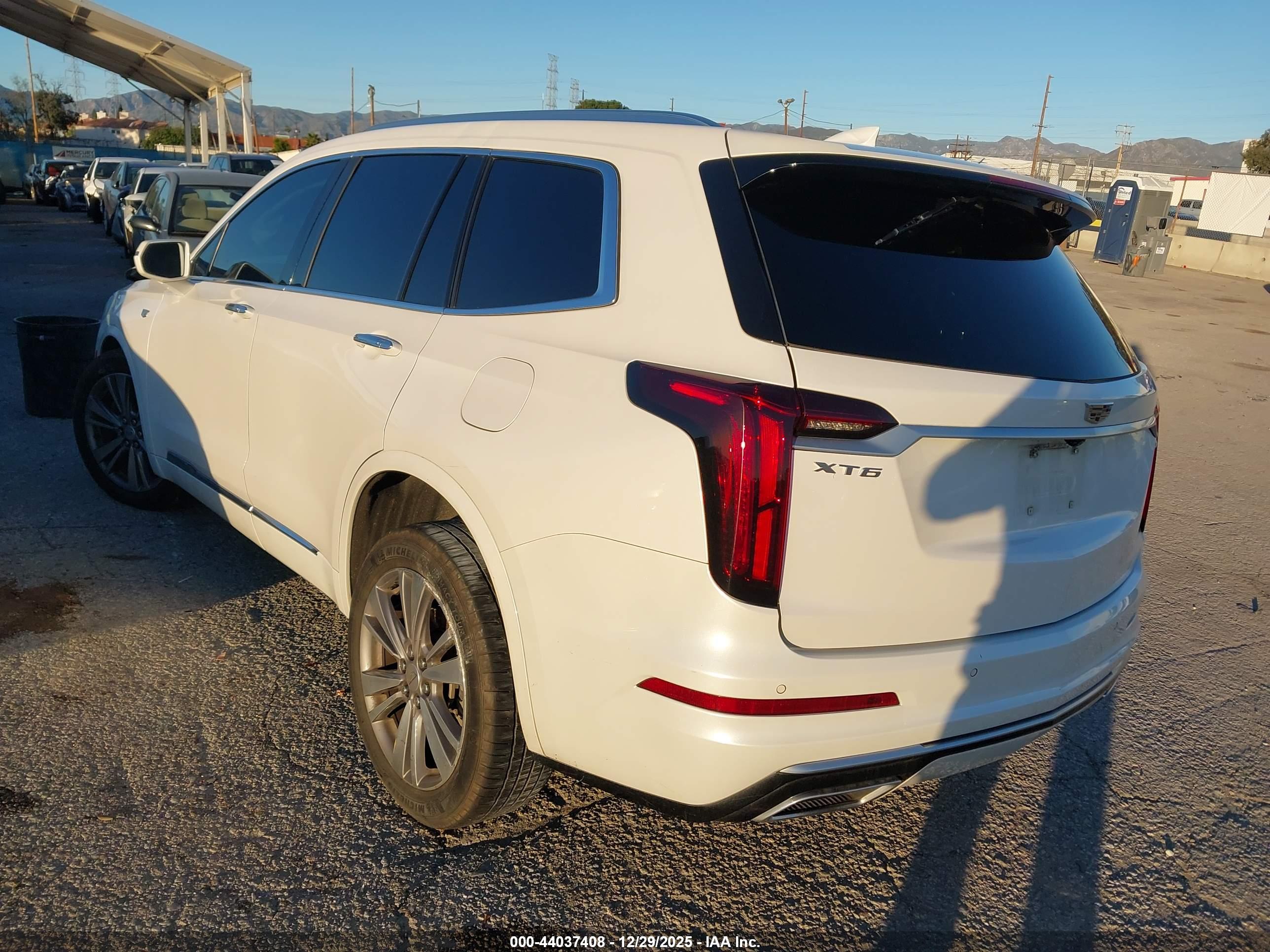 CADILLAC XT6 image 3