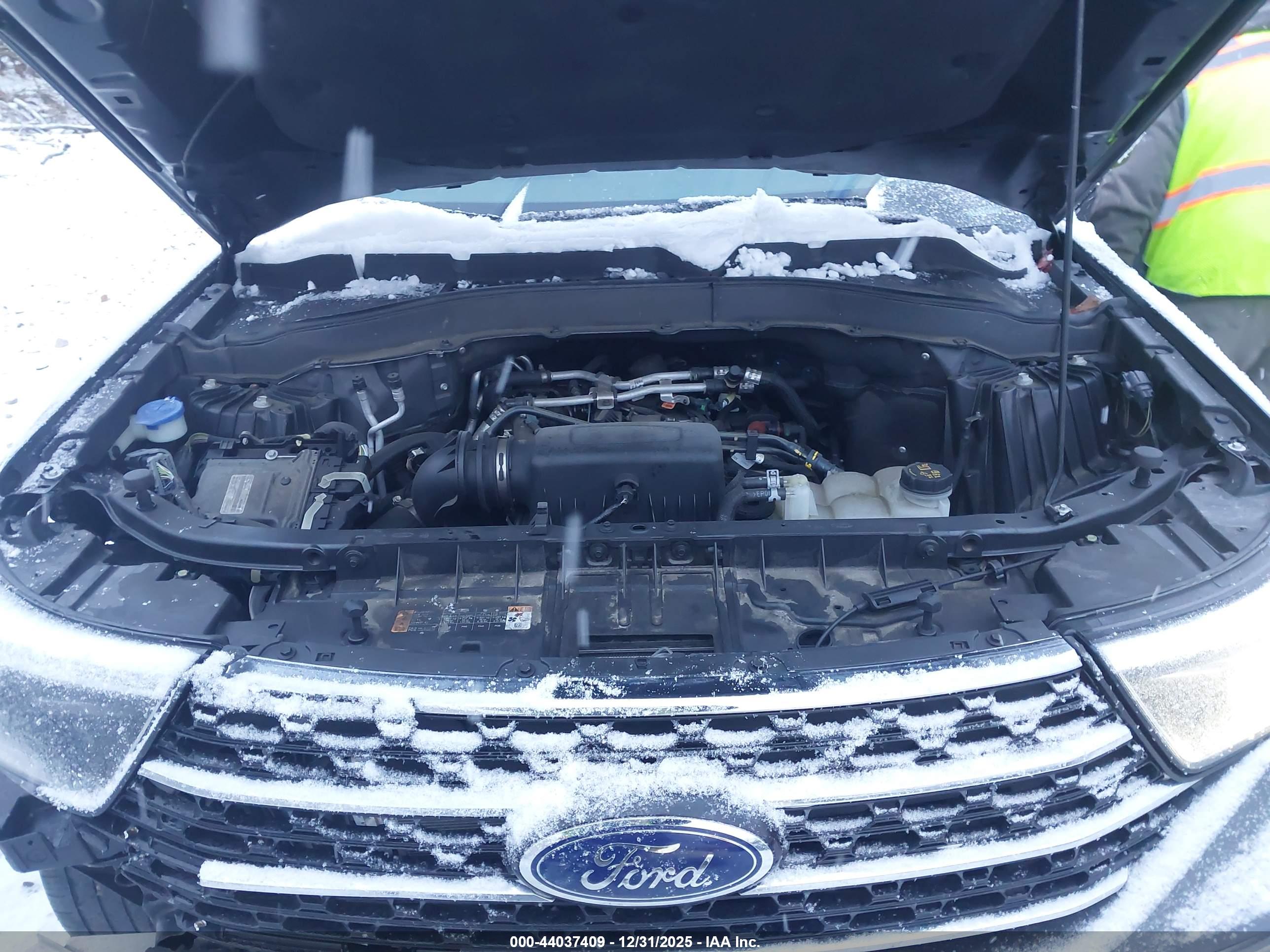 FORD EXPLORER image 10
