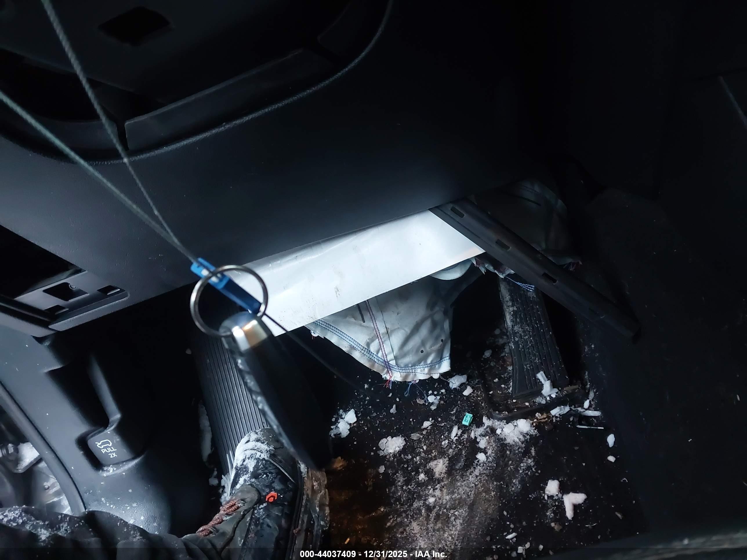 FORD EXPLORER image 11
