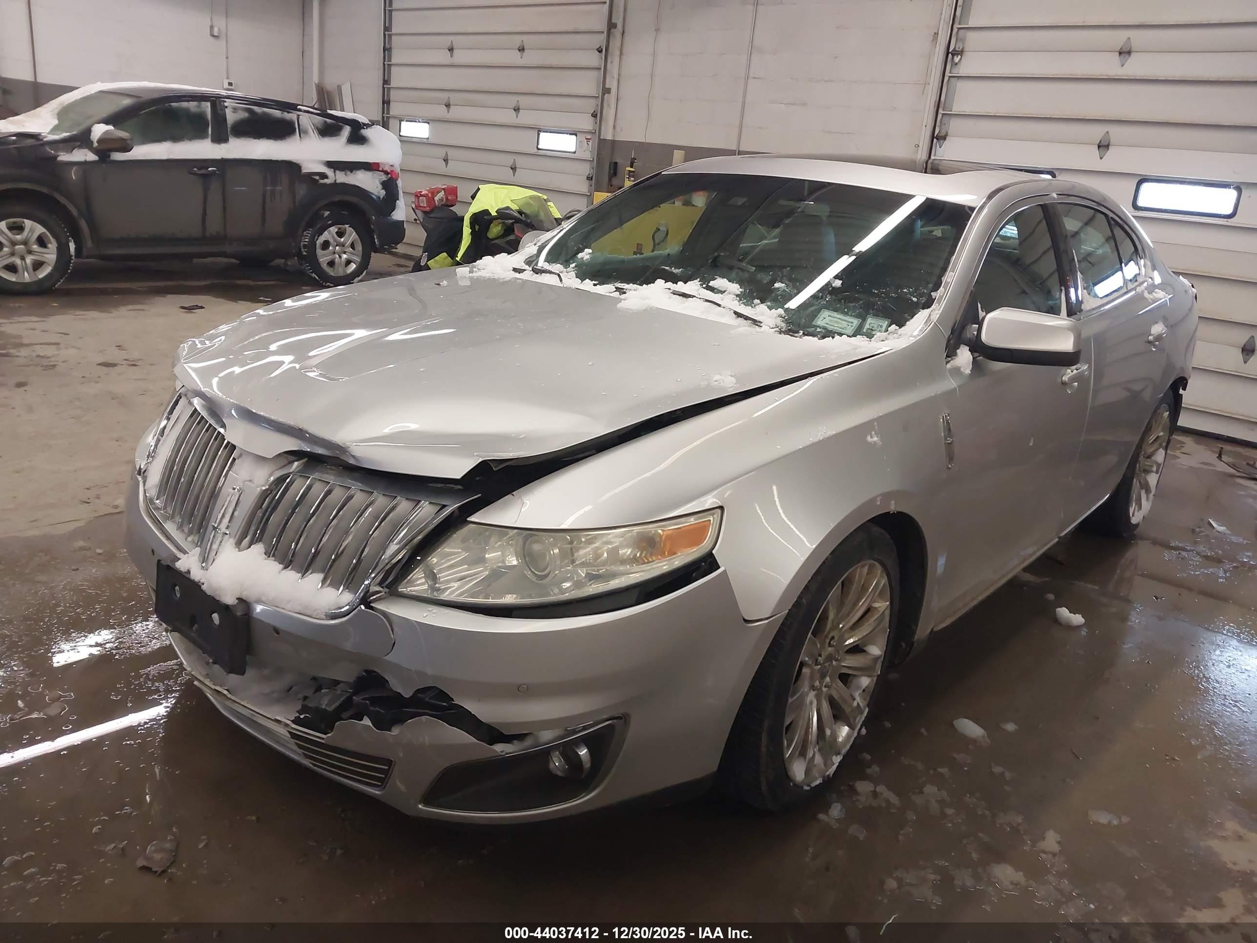 LINCOLN MKS image 2