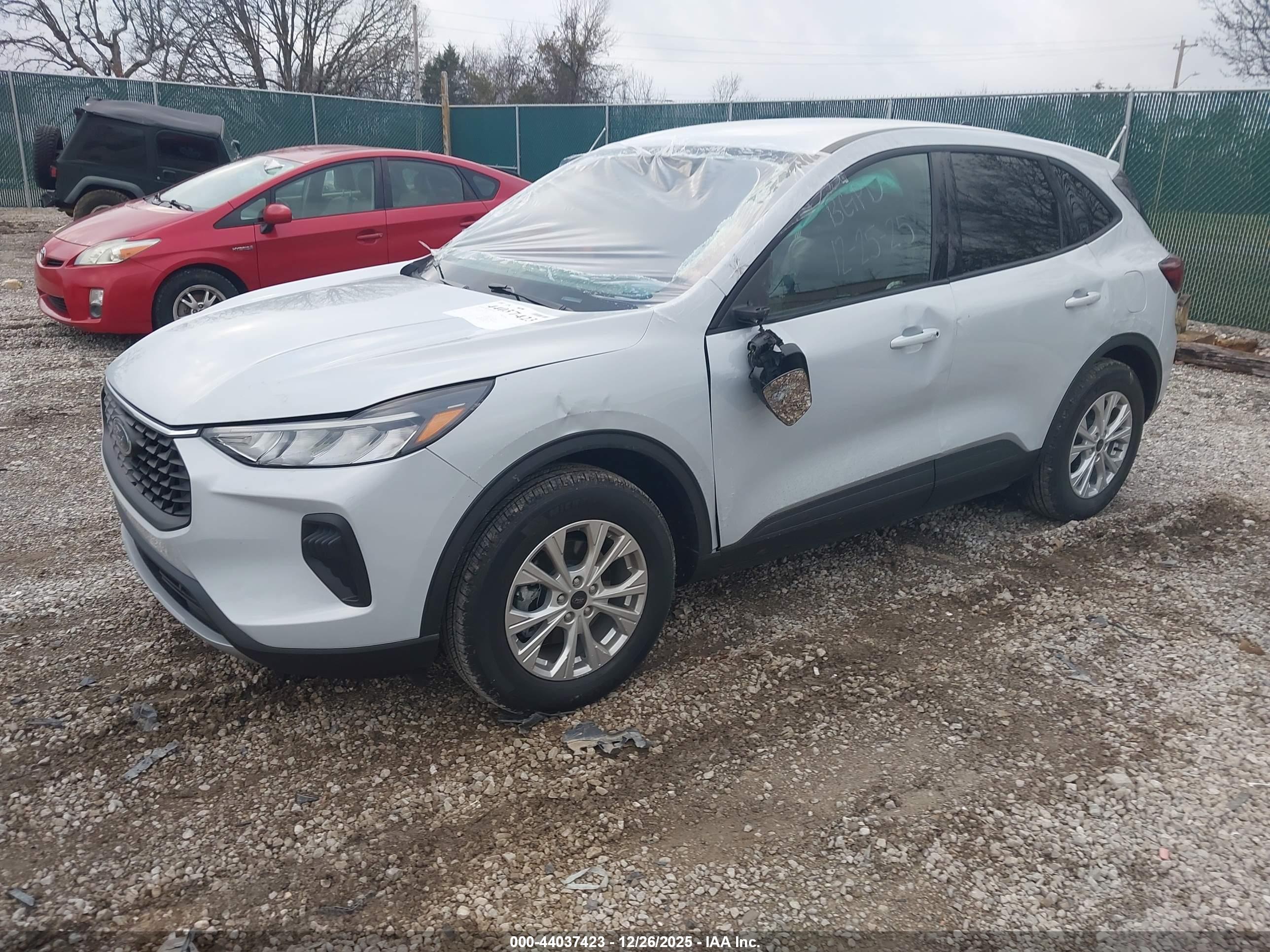 FORD ESCAPE image 2