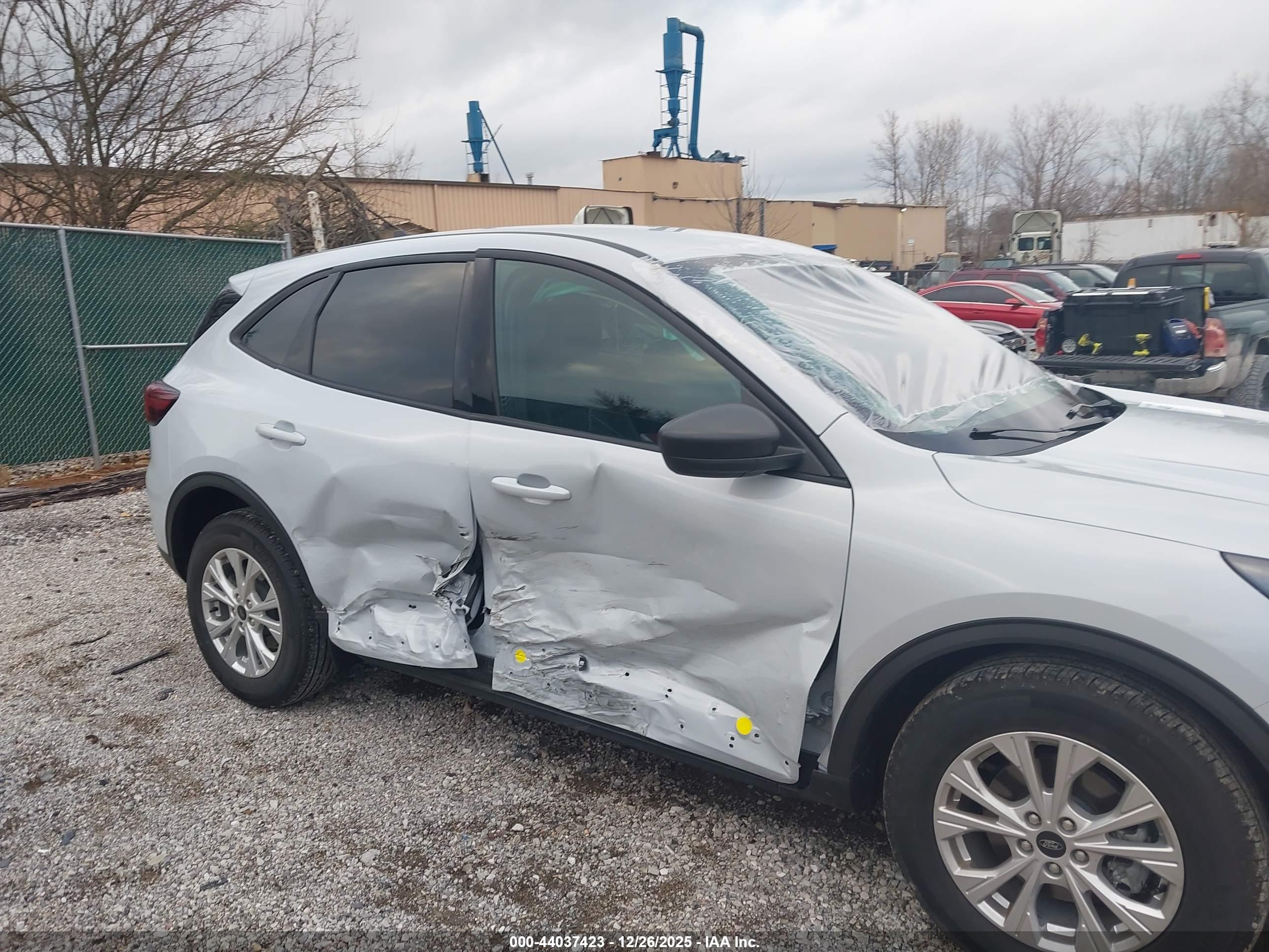 FORD ESCAPE image 6