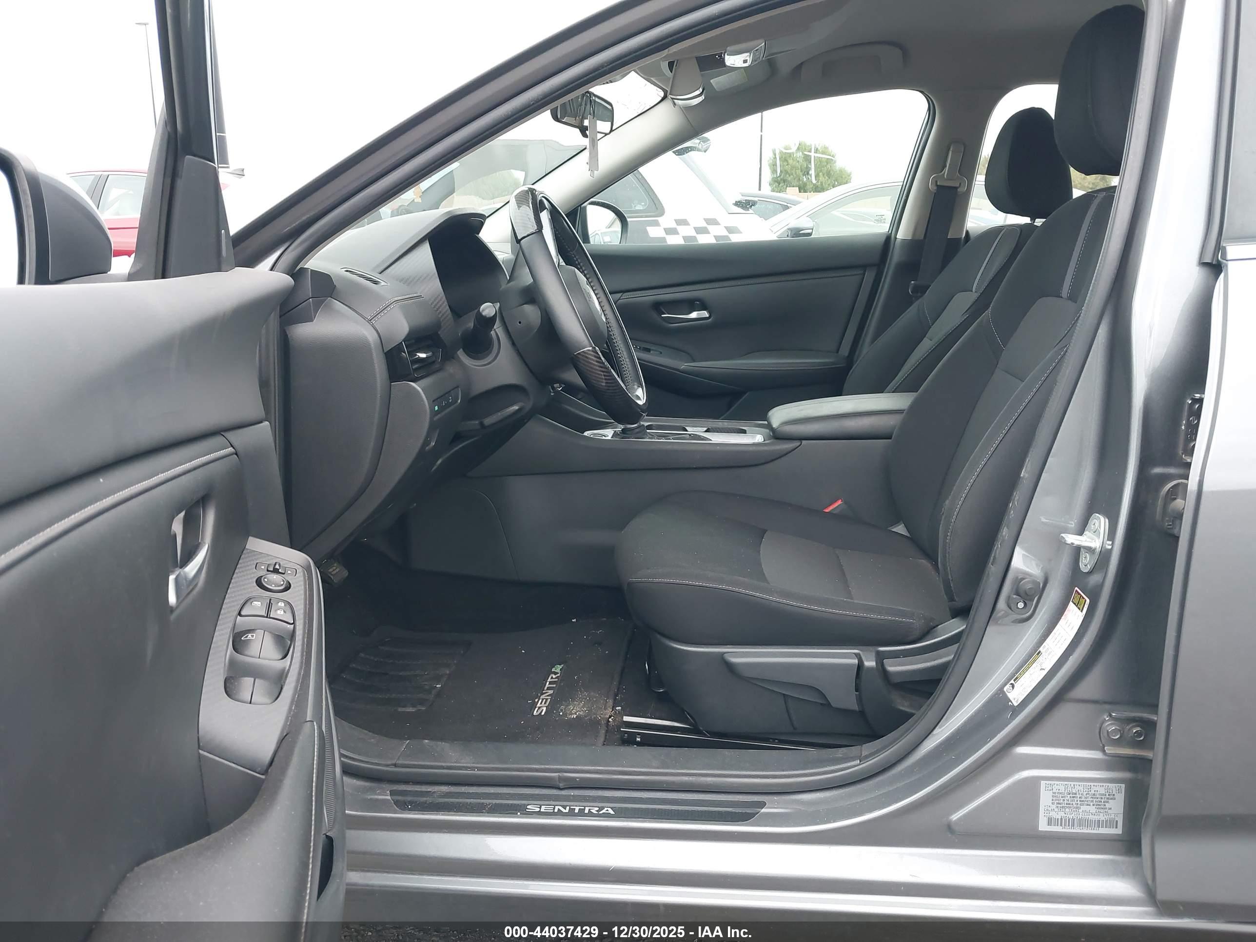 NISSAN SENTRA image 5