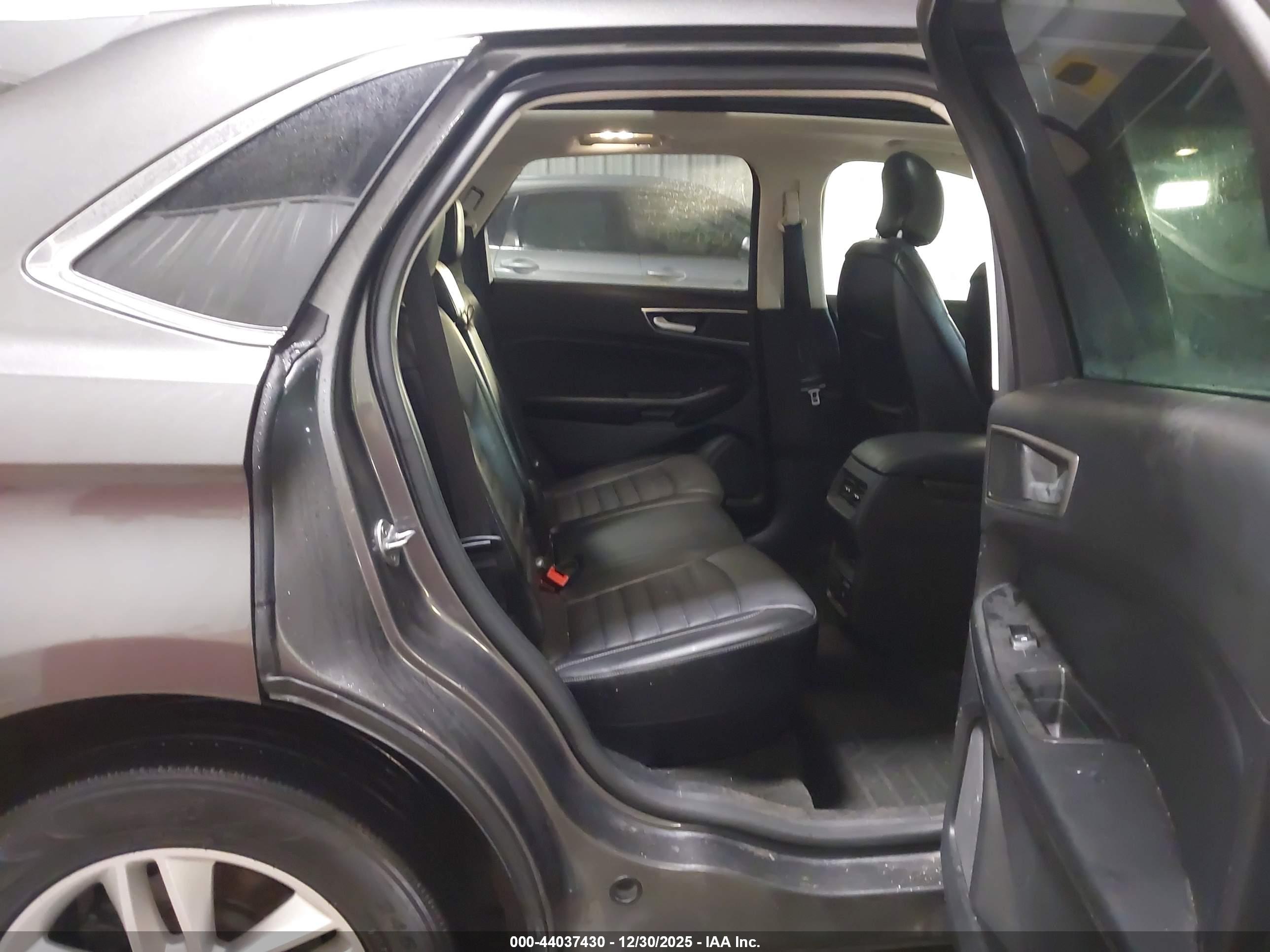 FORD EDGE image 8
