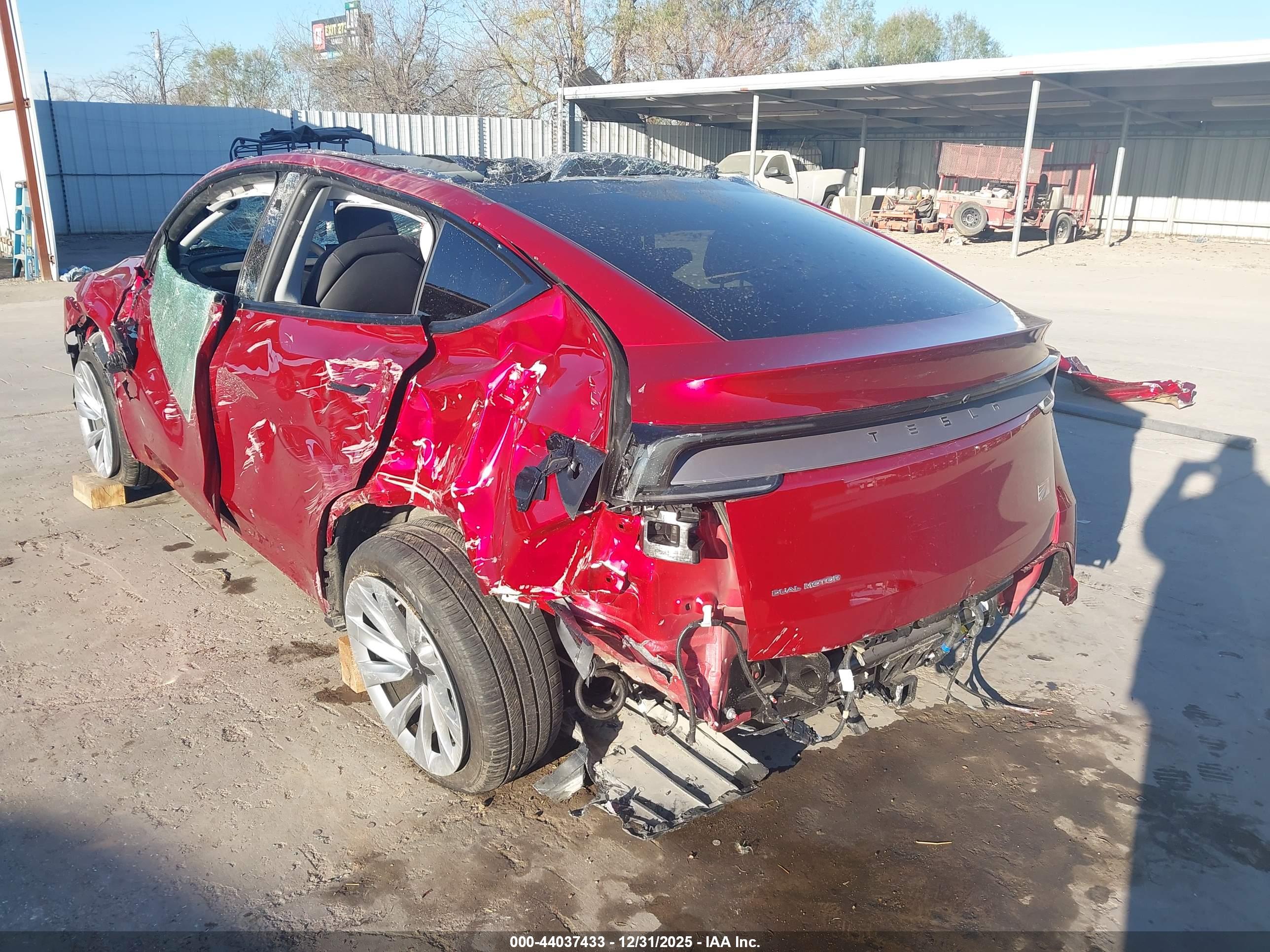 TESLA MODEL image 3