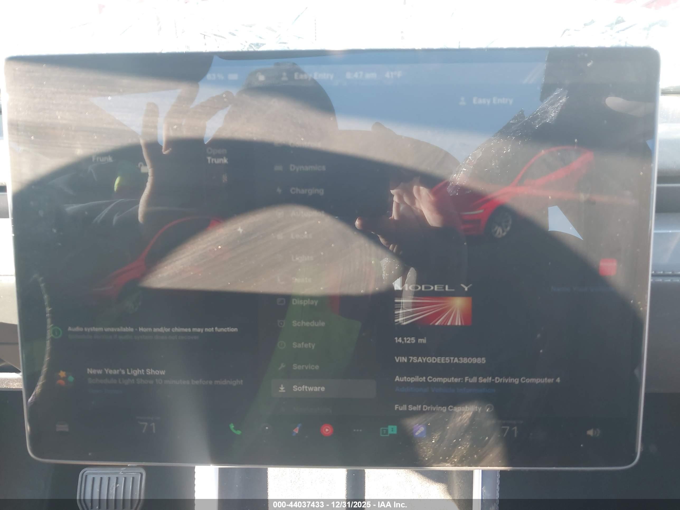 TESLA MODEL image 7