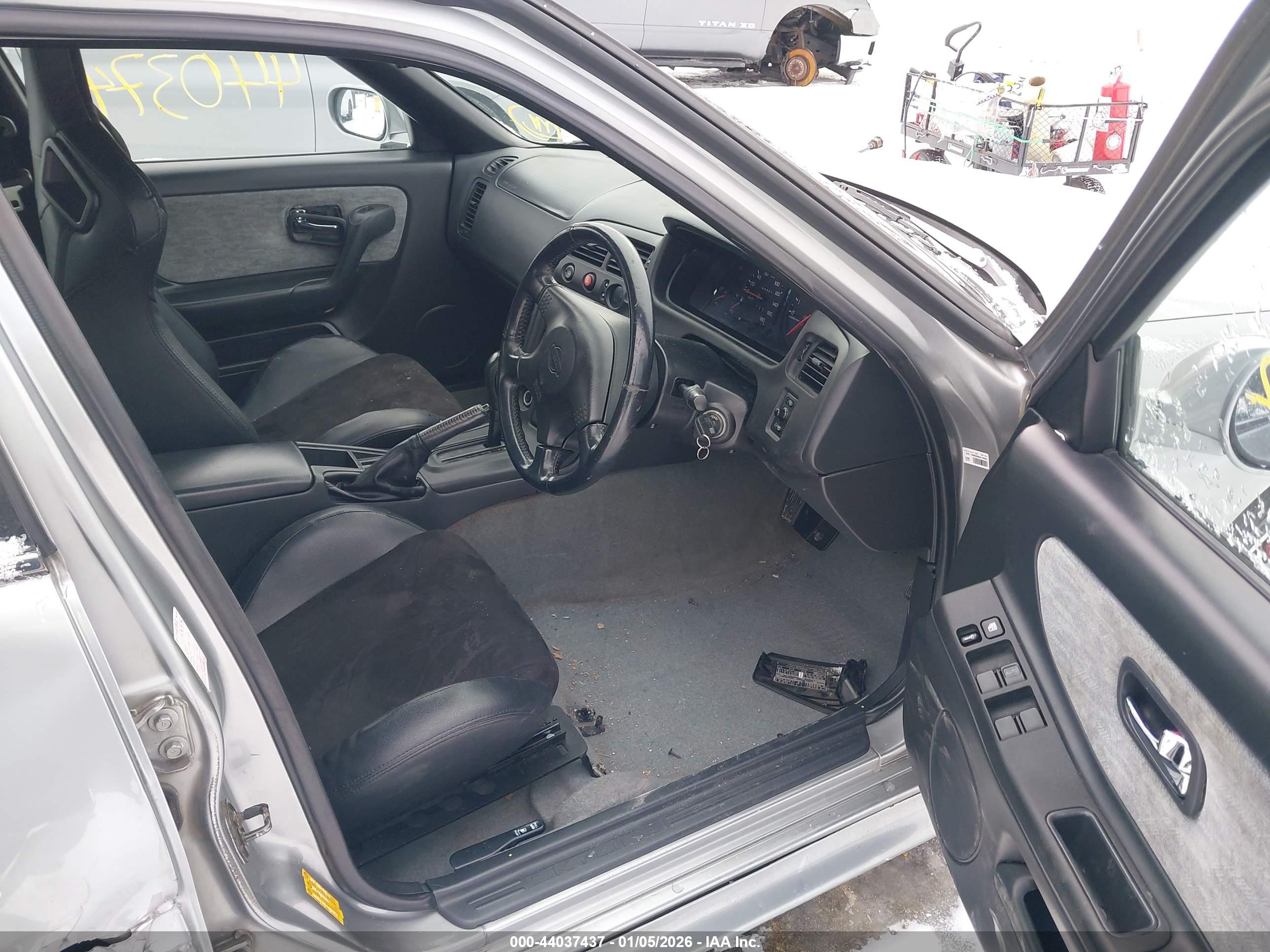 NISSAN SKYLINE image 5