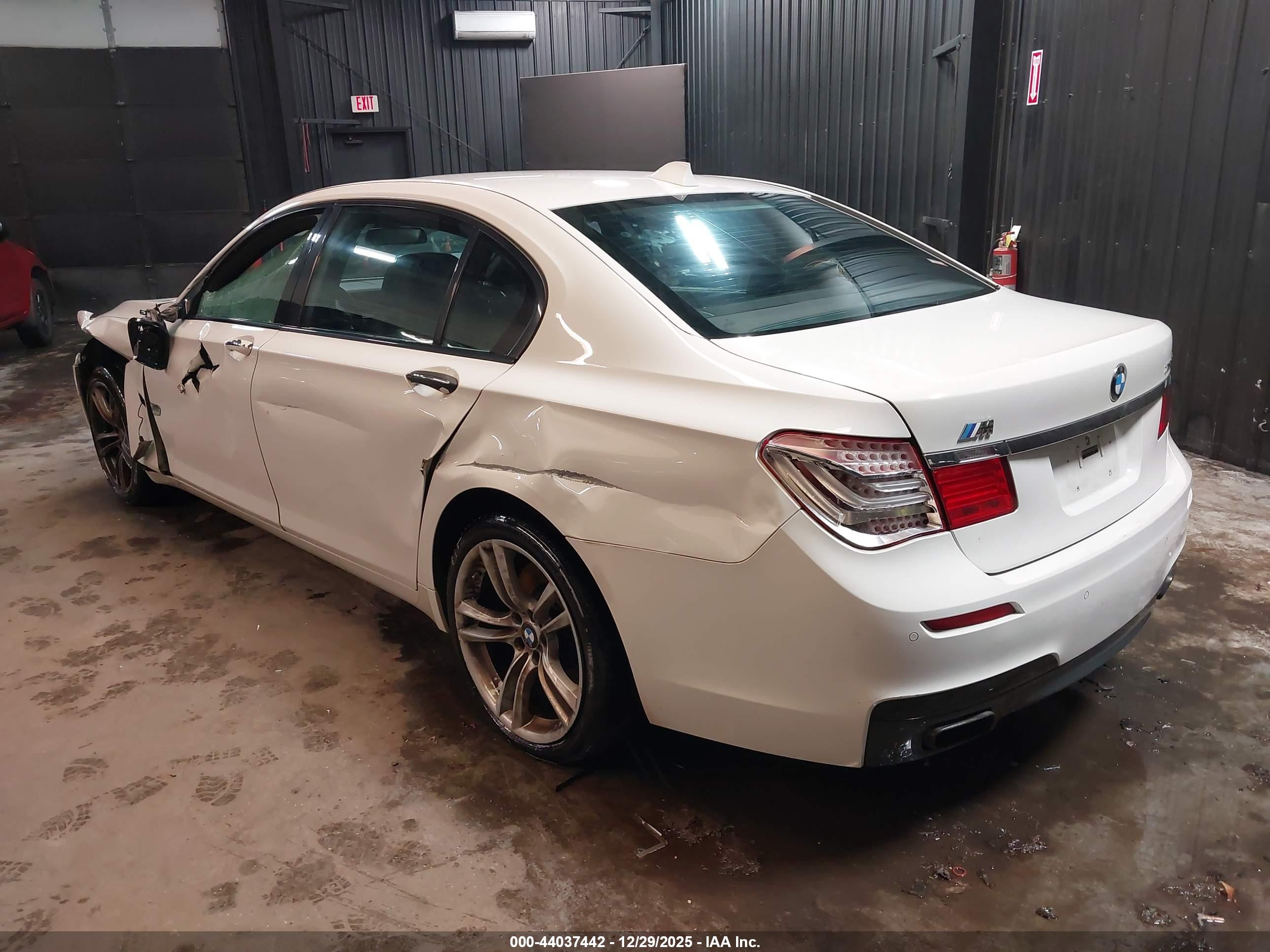 BMW 750LI image 3