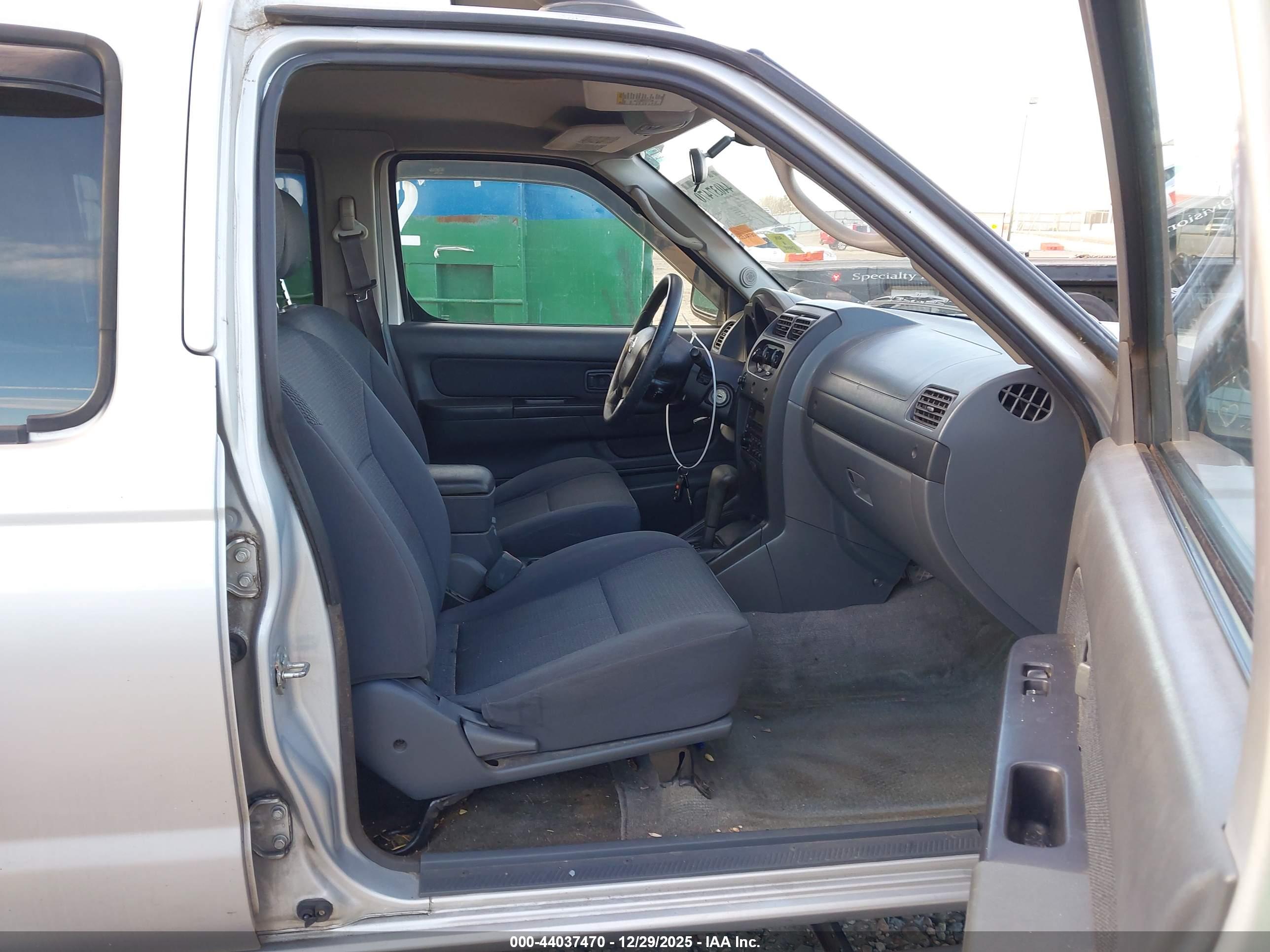 NISSAN FRONTIER image 5