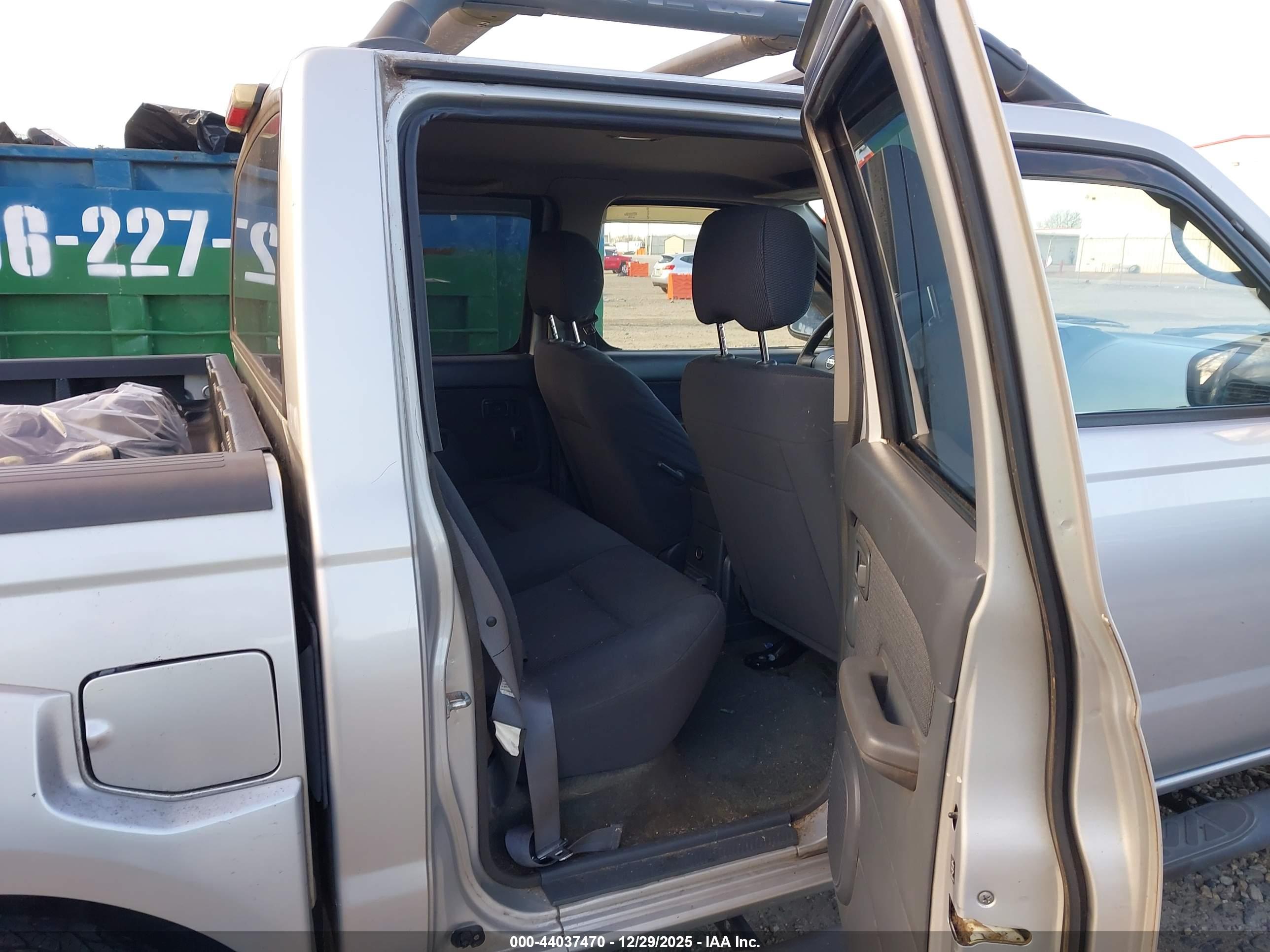 NISSAN FRONTIER image 8