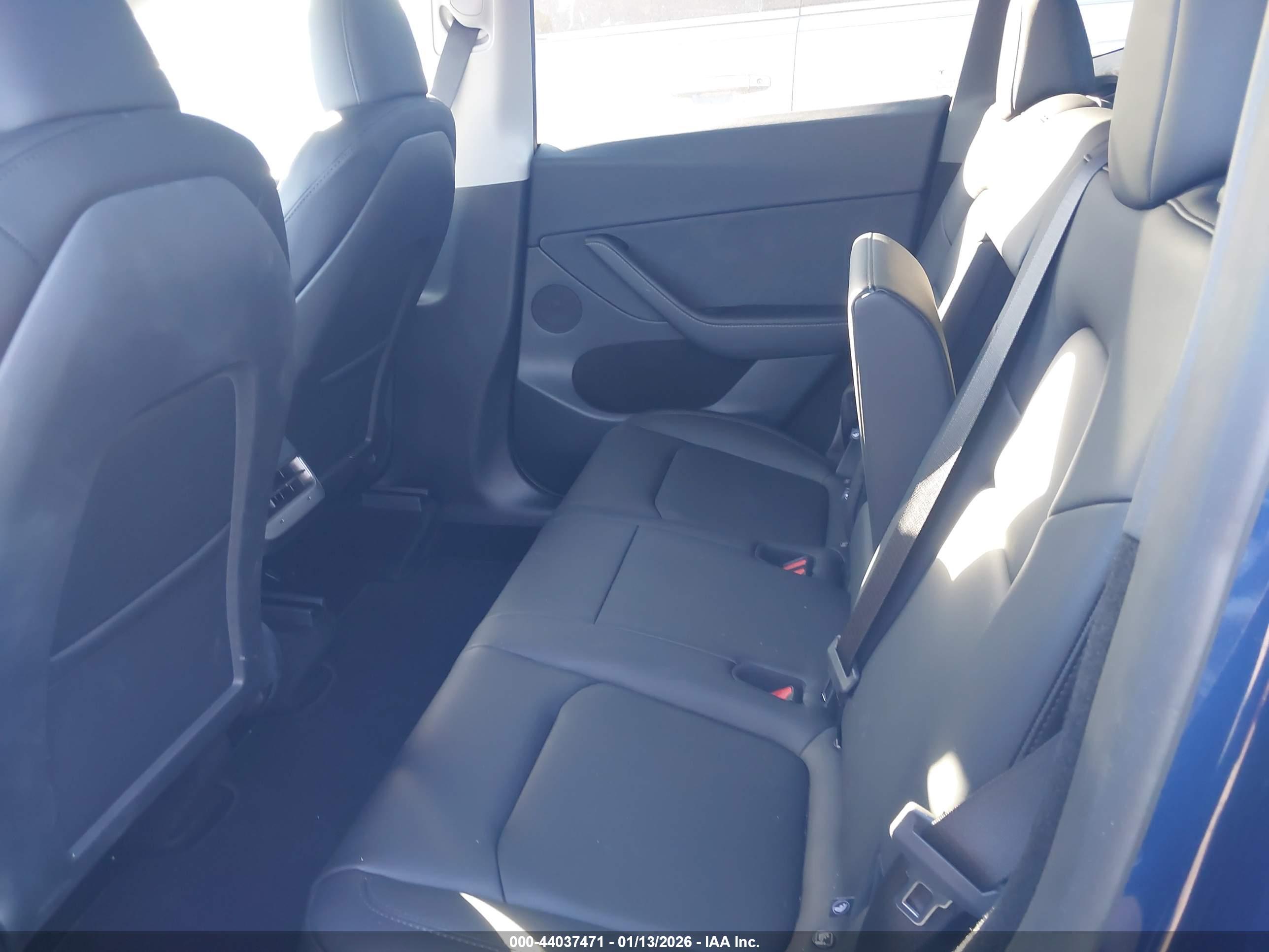 TESLA MODEL image 8