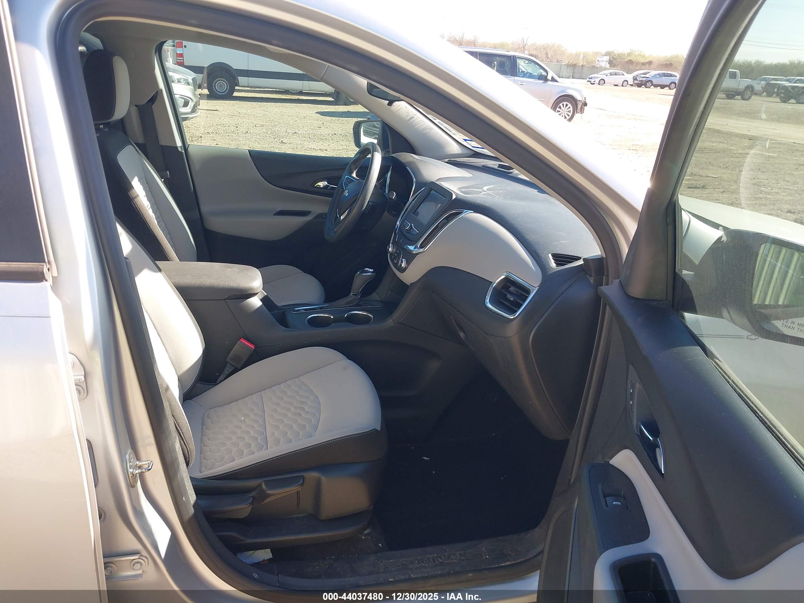 CHEVROLET EQUINOX image 5