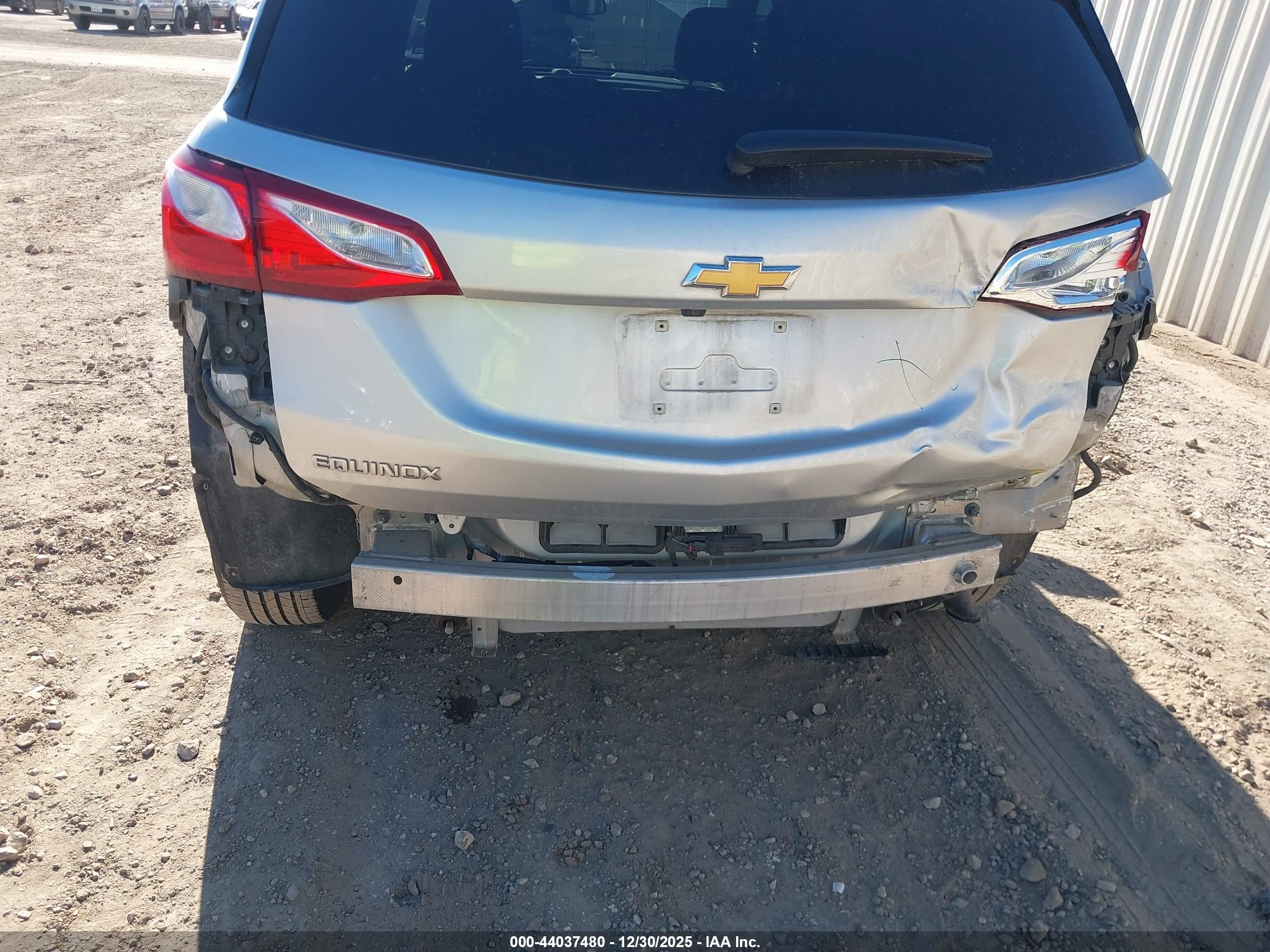 CHEVROLET EQUINOX image 6