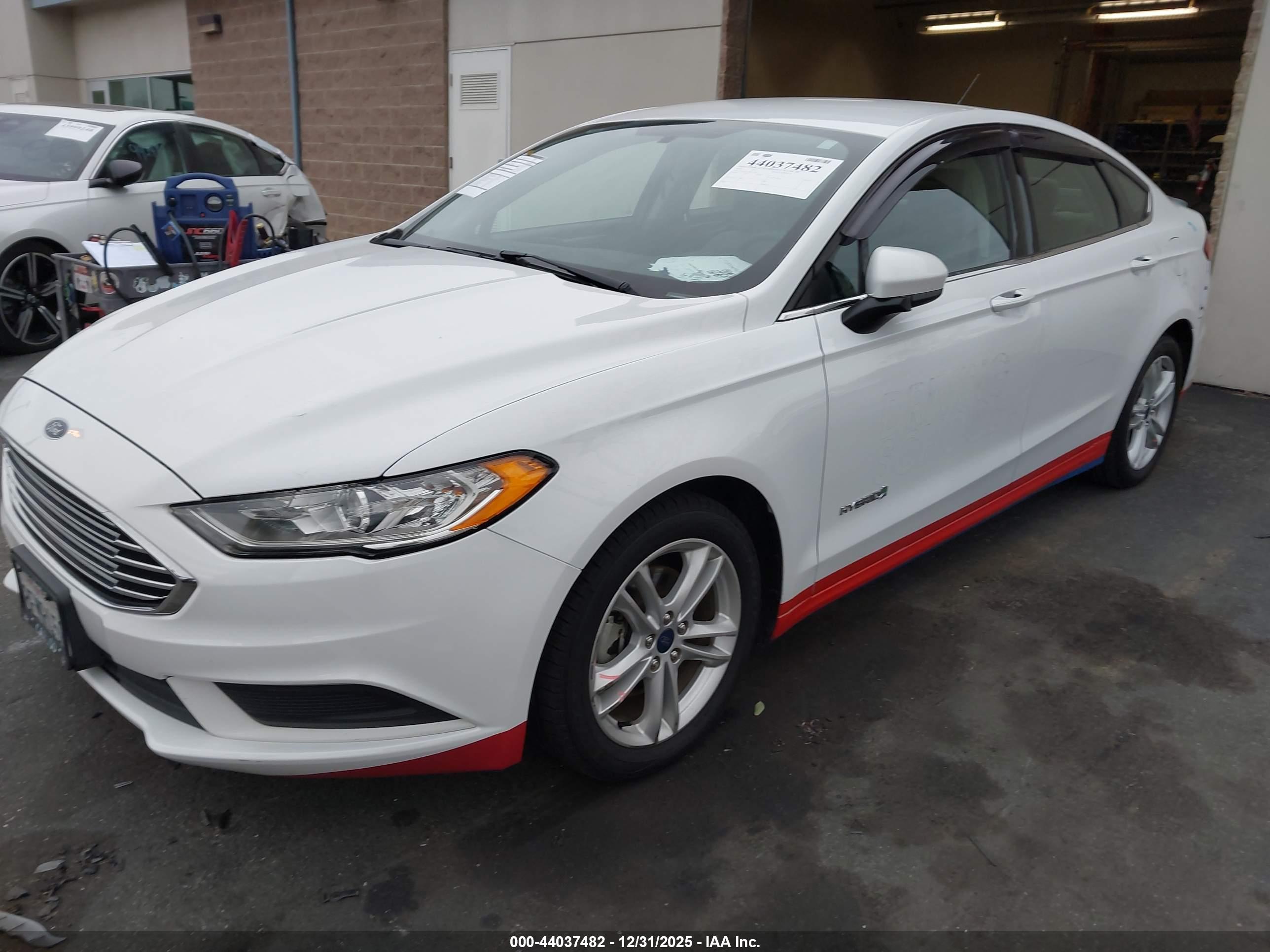 FORD FUSION image 2