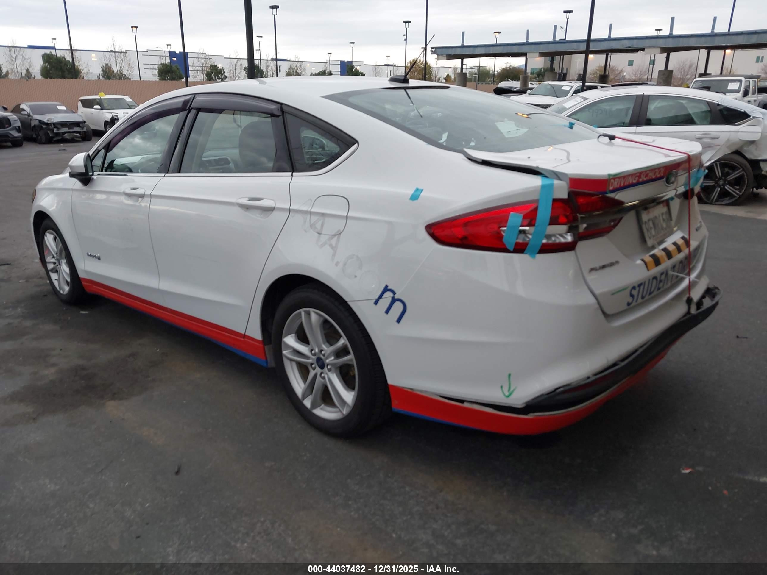 FORD FUSION image 3