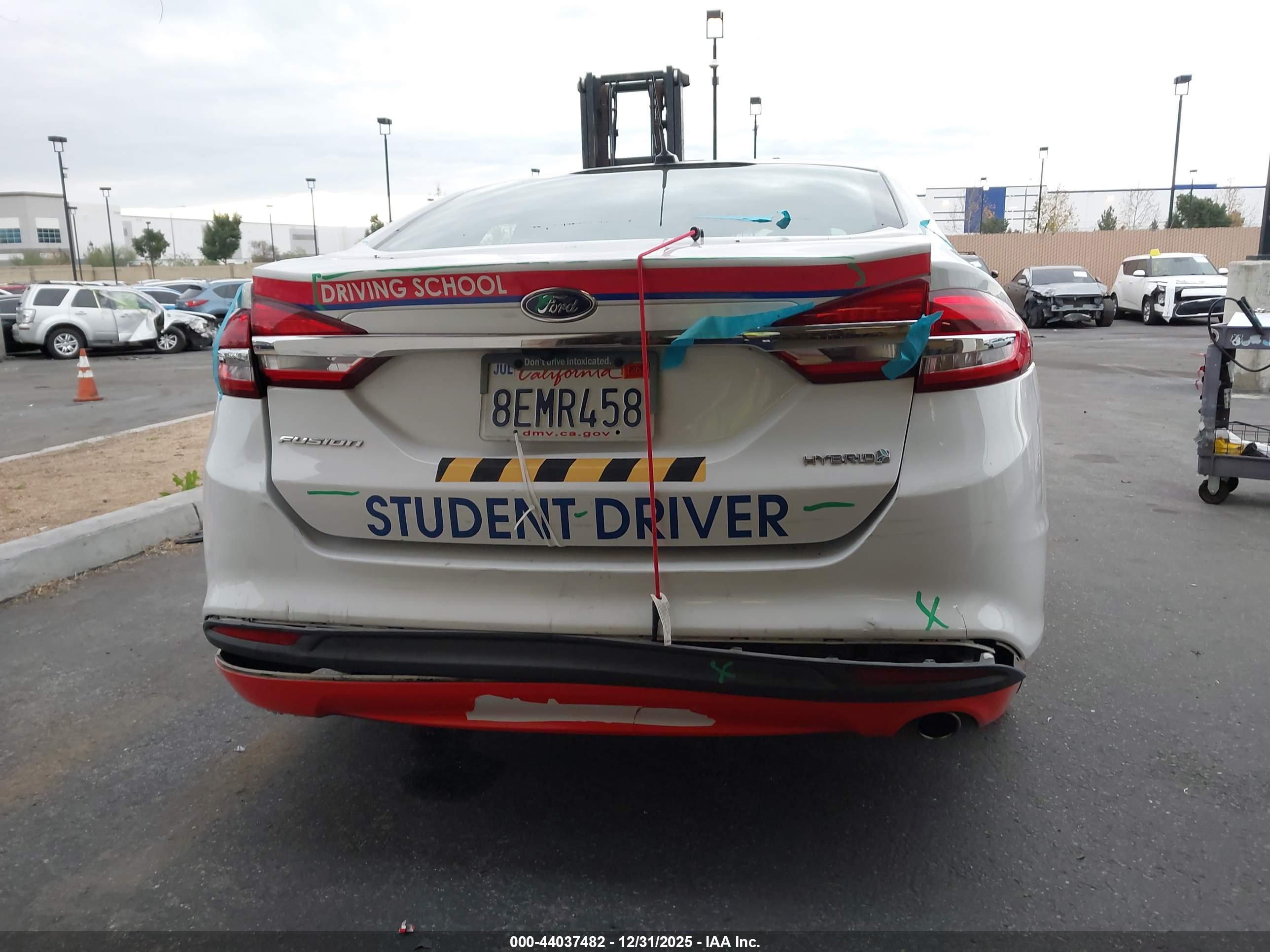 FORD FUSION image 6