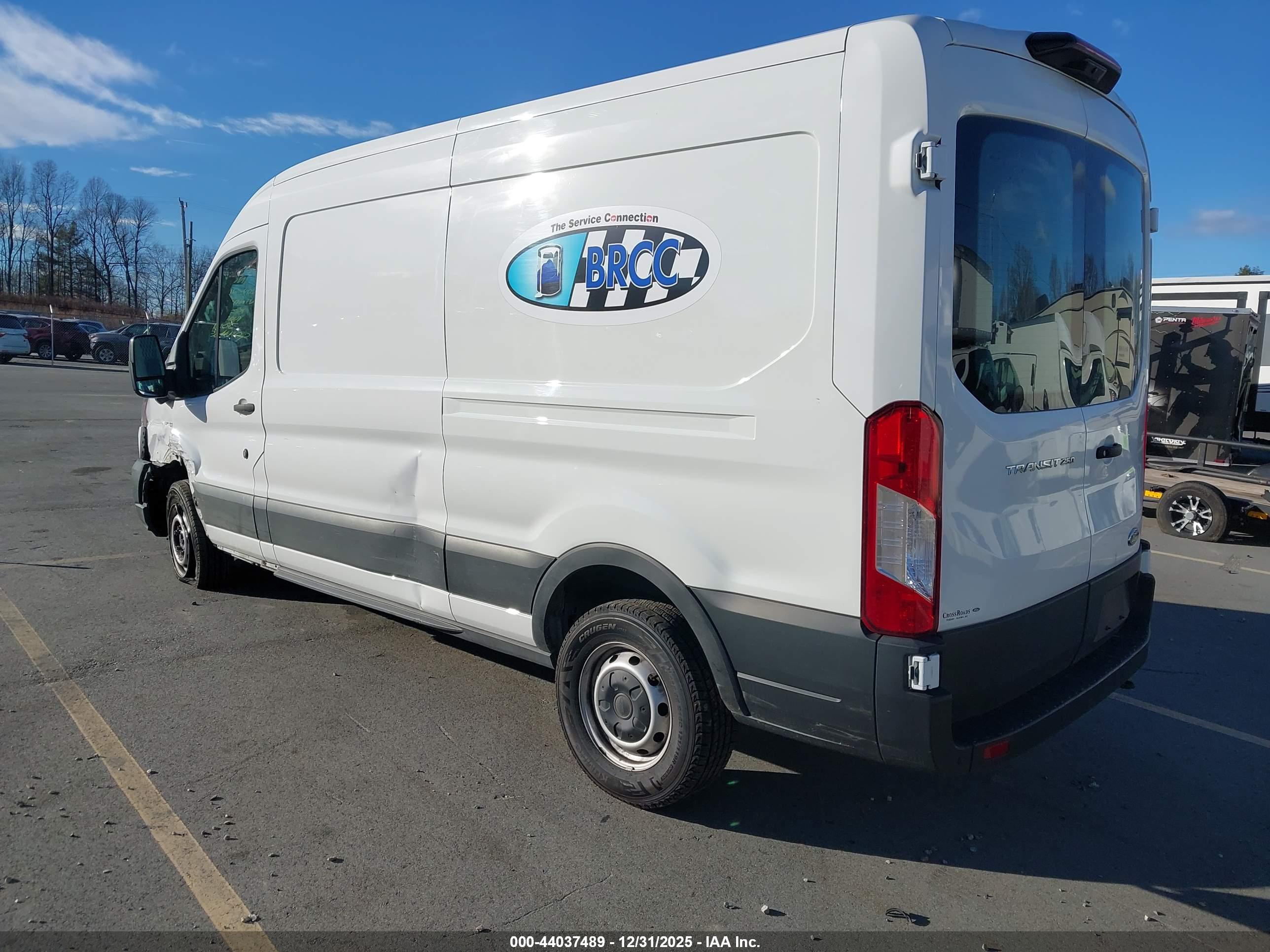 FORD TRANSIT-250 image 3