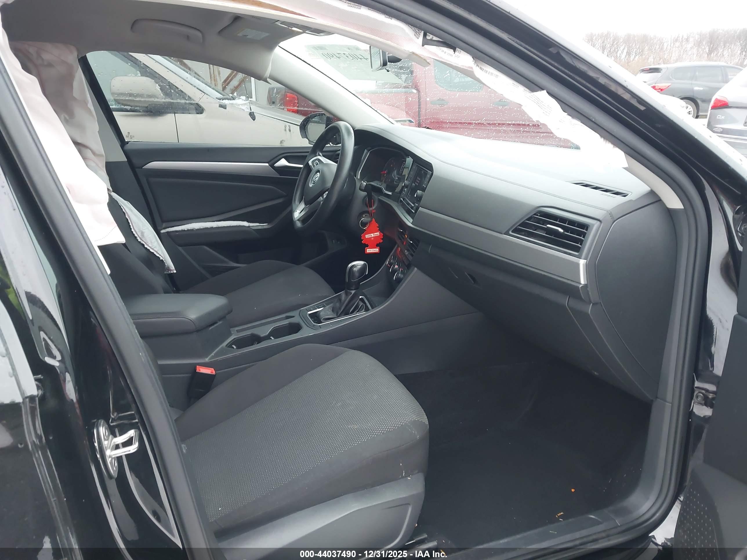 VOLKSWAGEN JETTA image 5
