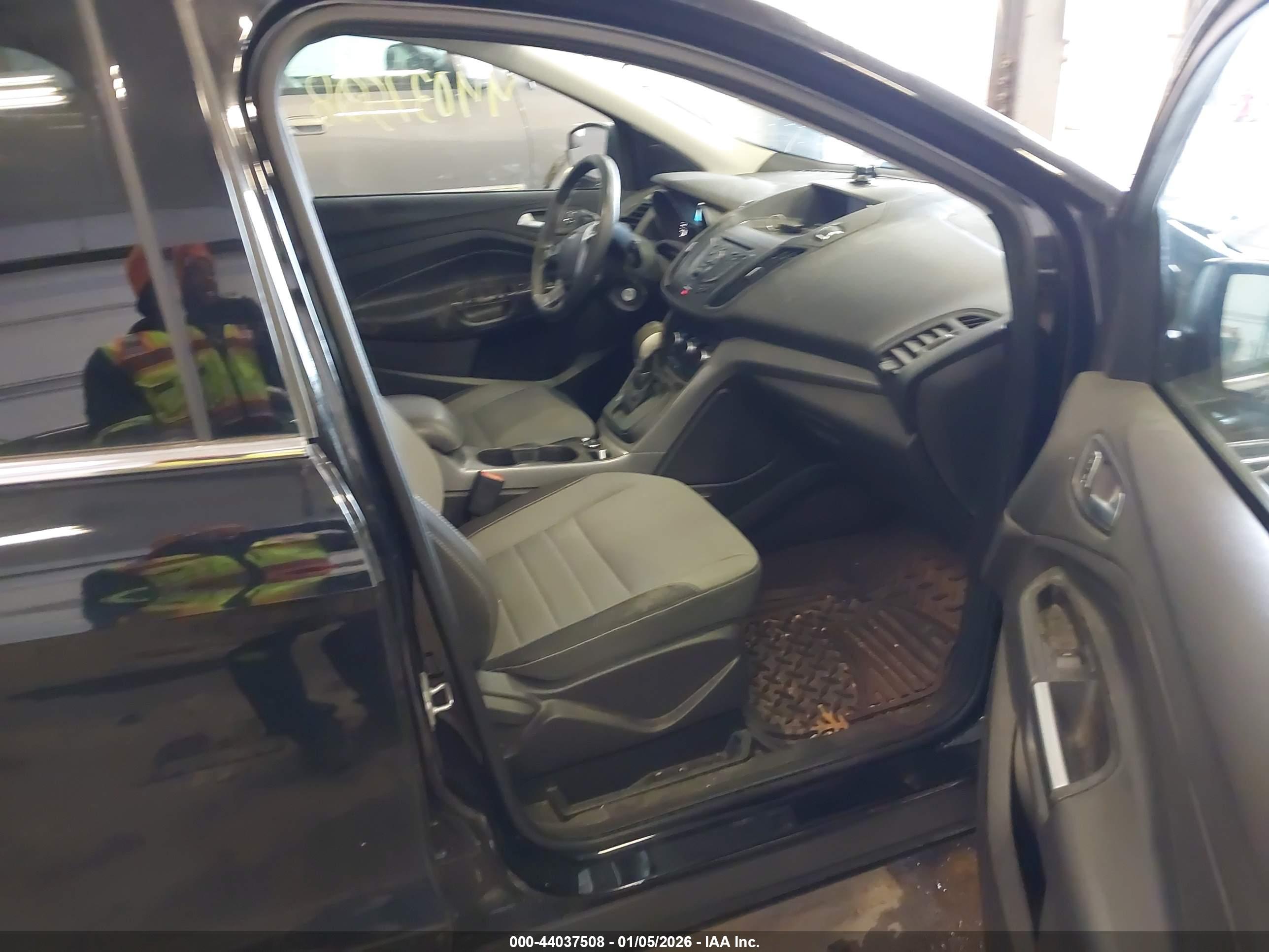 FORD ESCAPE image 5