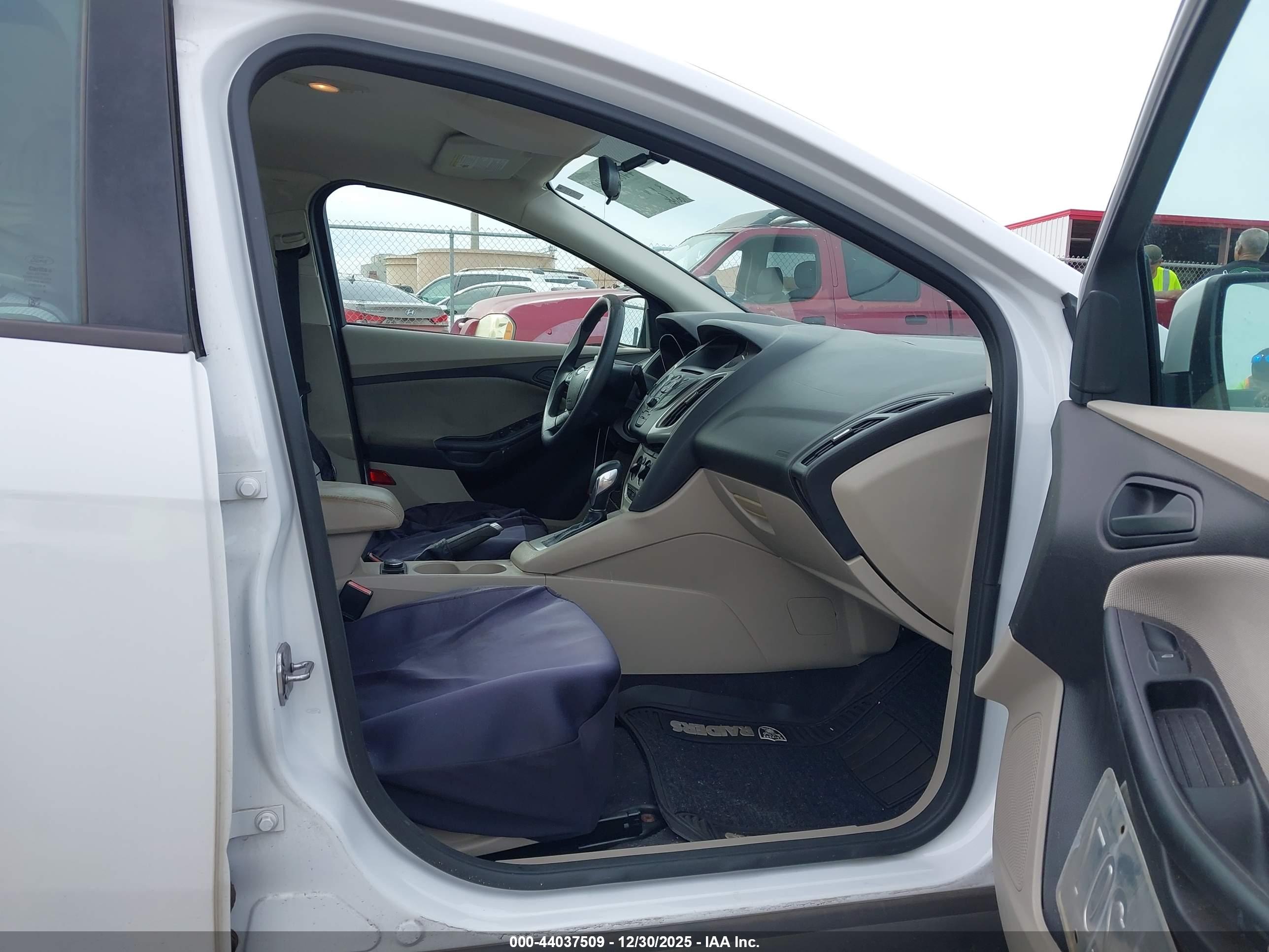 FORD FOCUS image 5