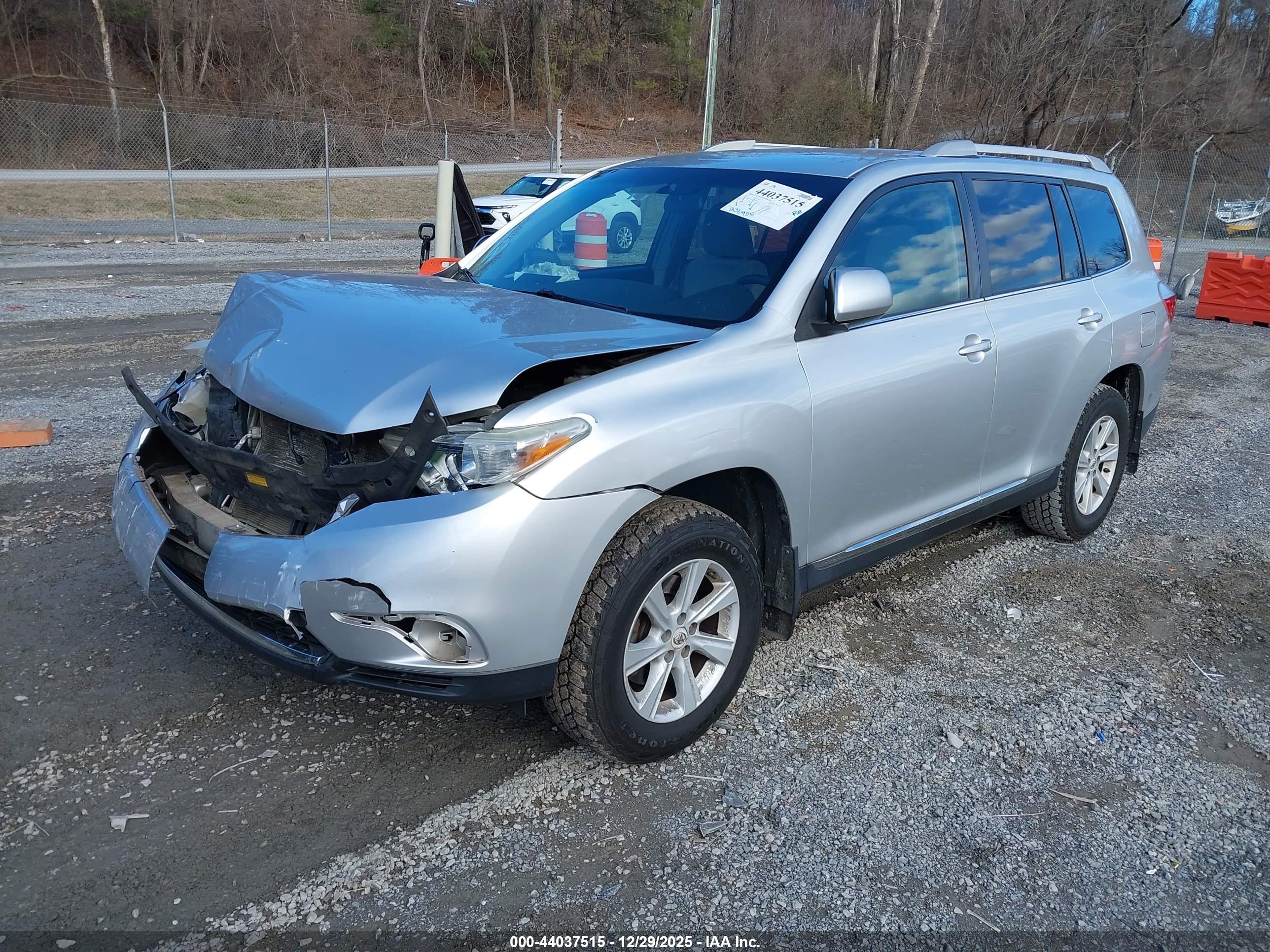 TOYOTA HIGHLANDER image 2