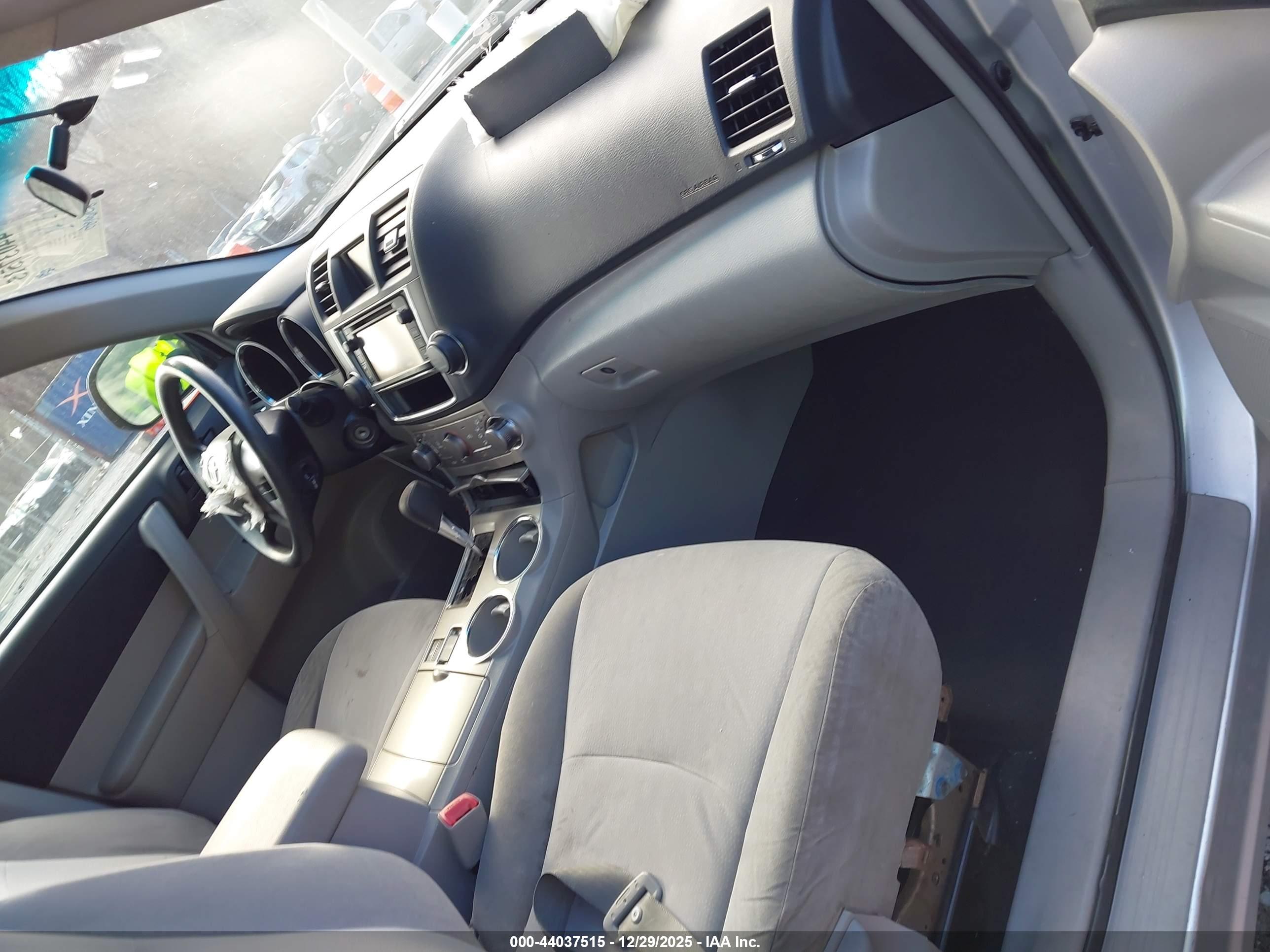 TOYOTA HIGHLANDER image 5