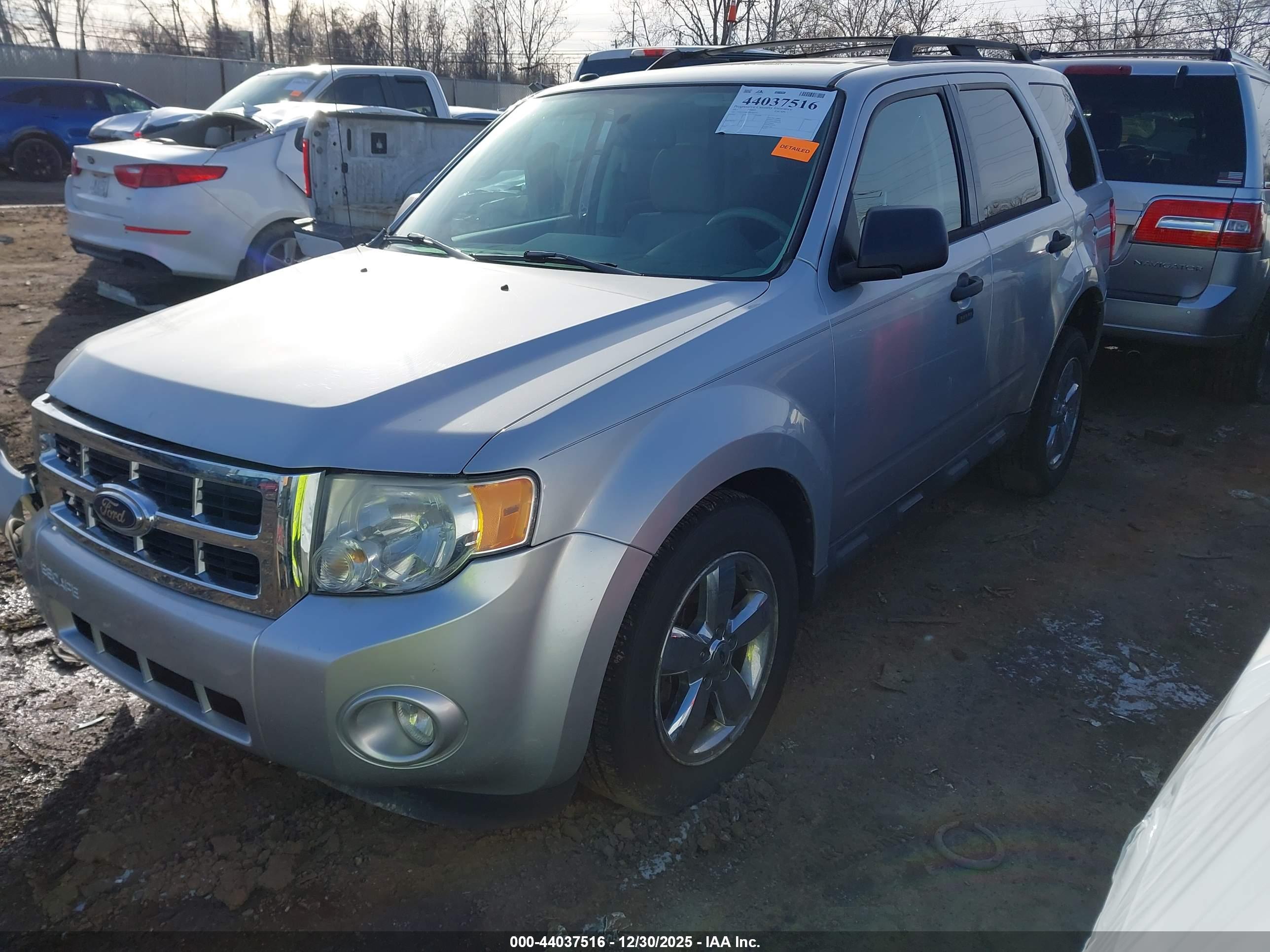 FORD ESCAPE image 2