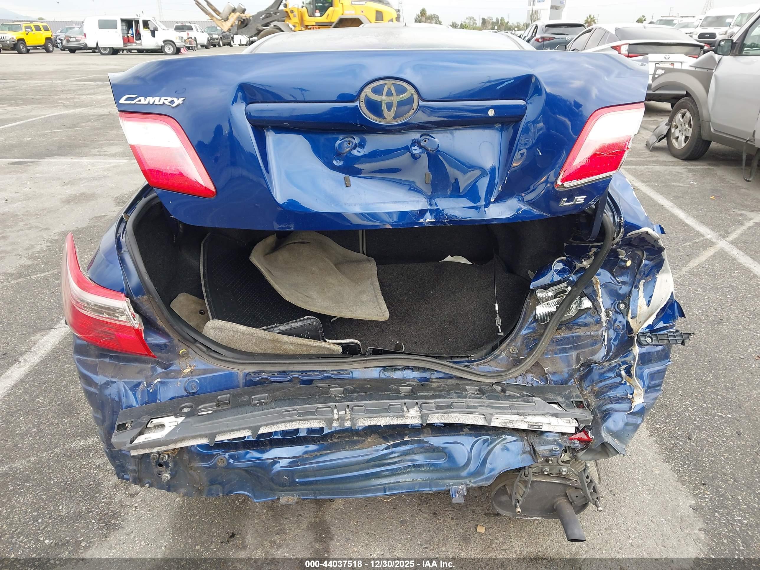 TOYOTA CAMRY image 6