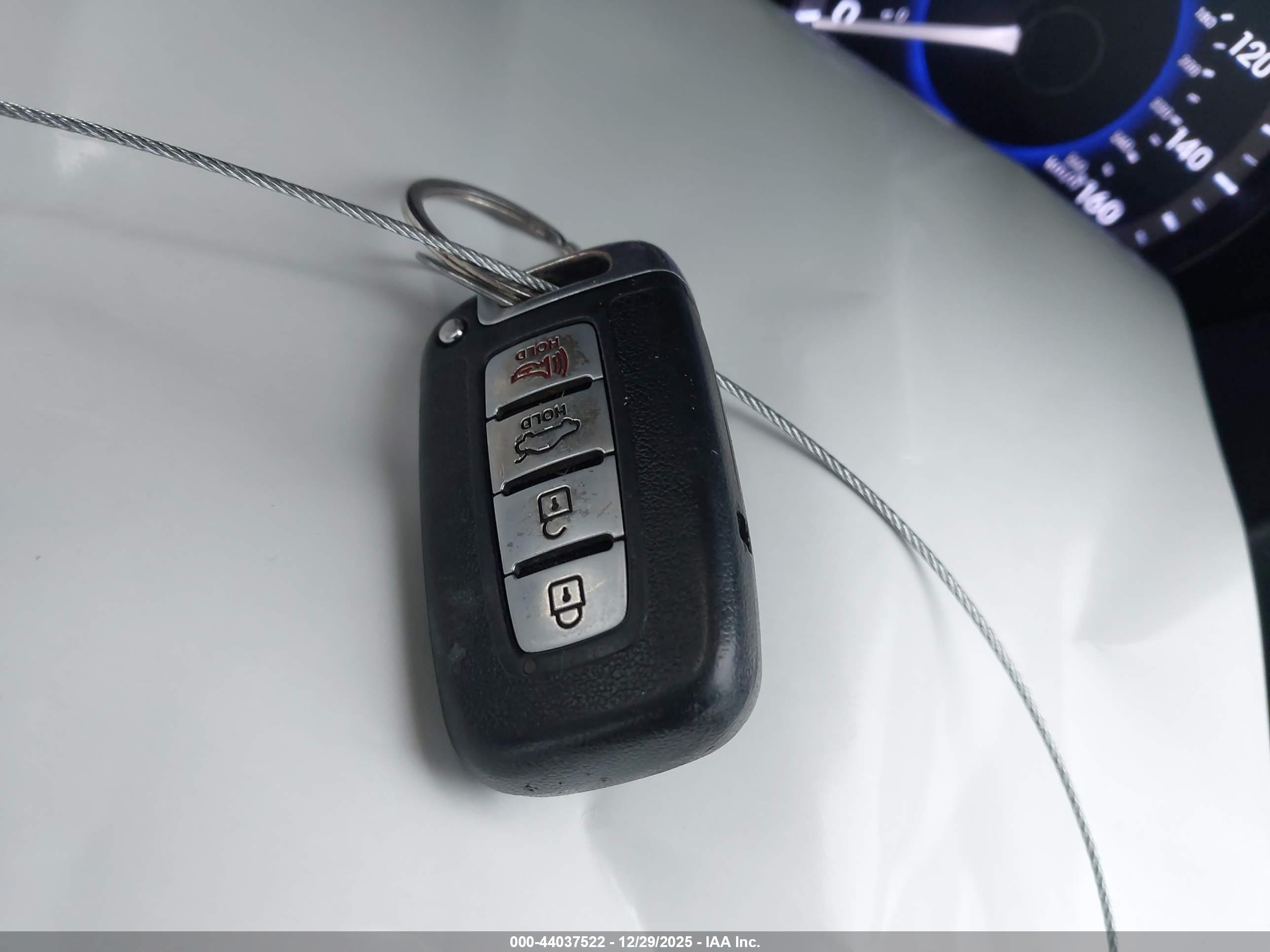HYUNDAI AZERA image 11