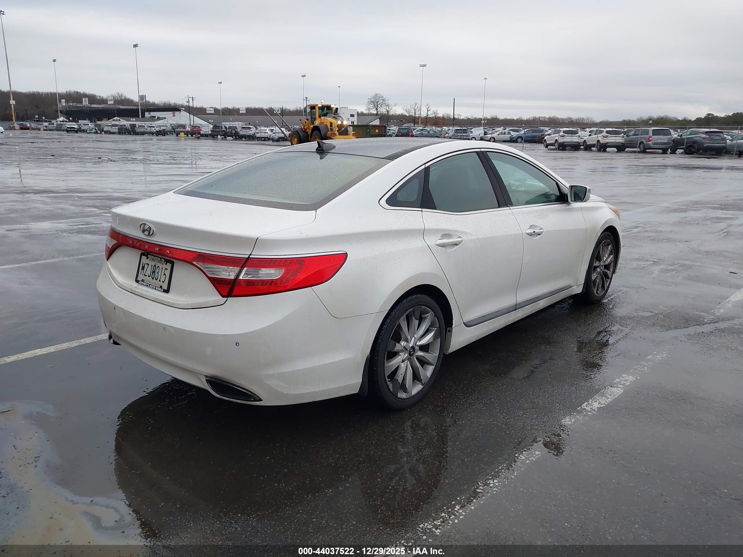 HYUNDAI AZERA image 4