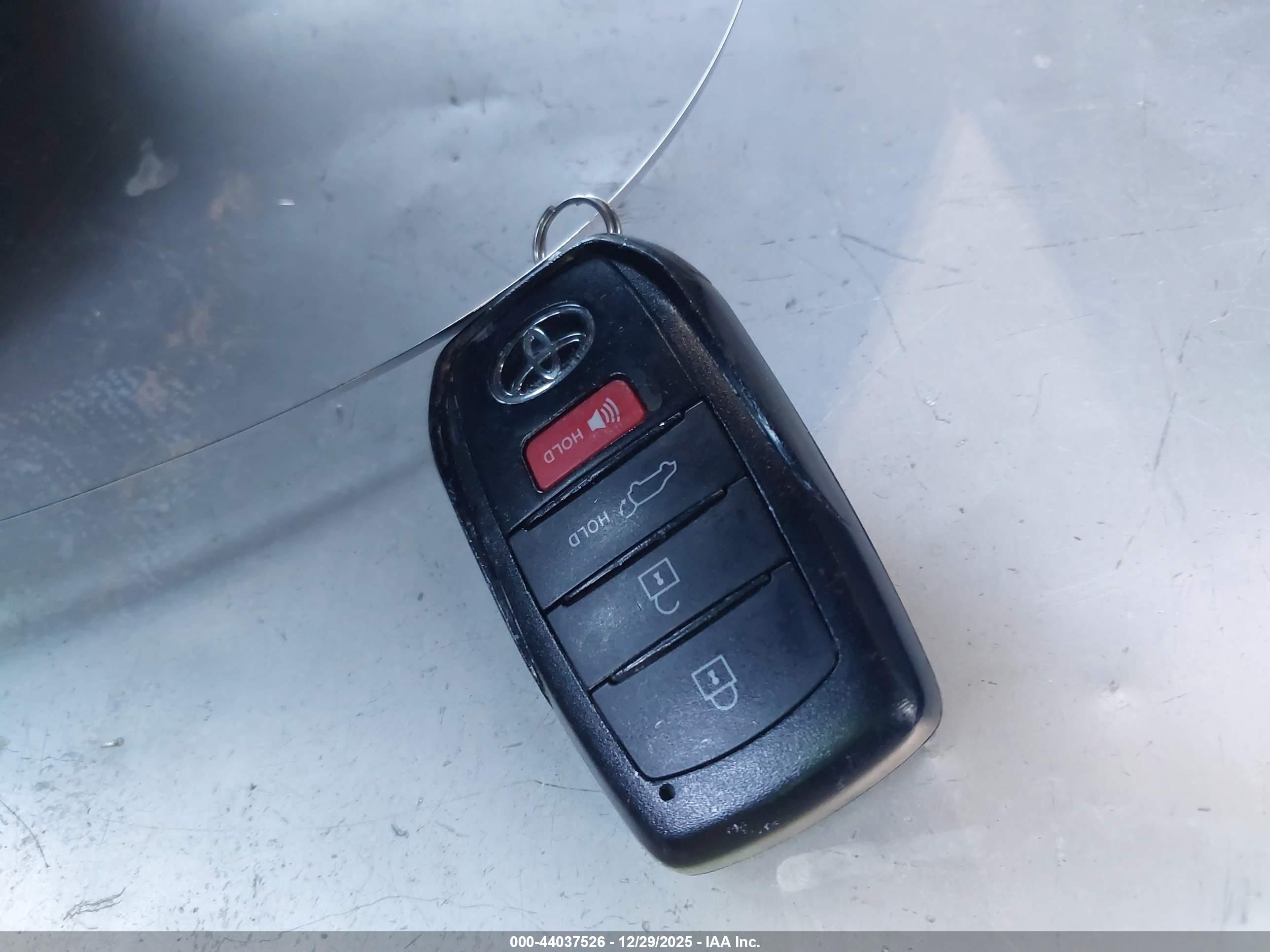 TOYOTA GRAND image 11