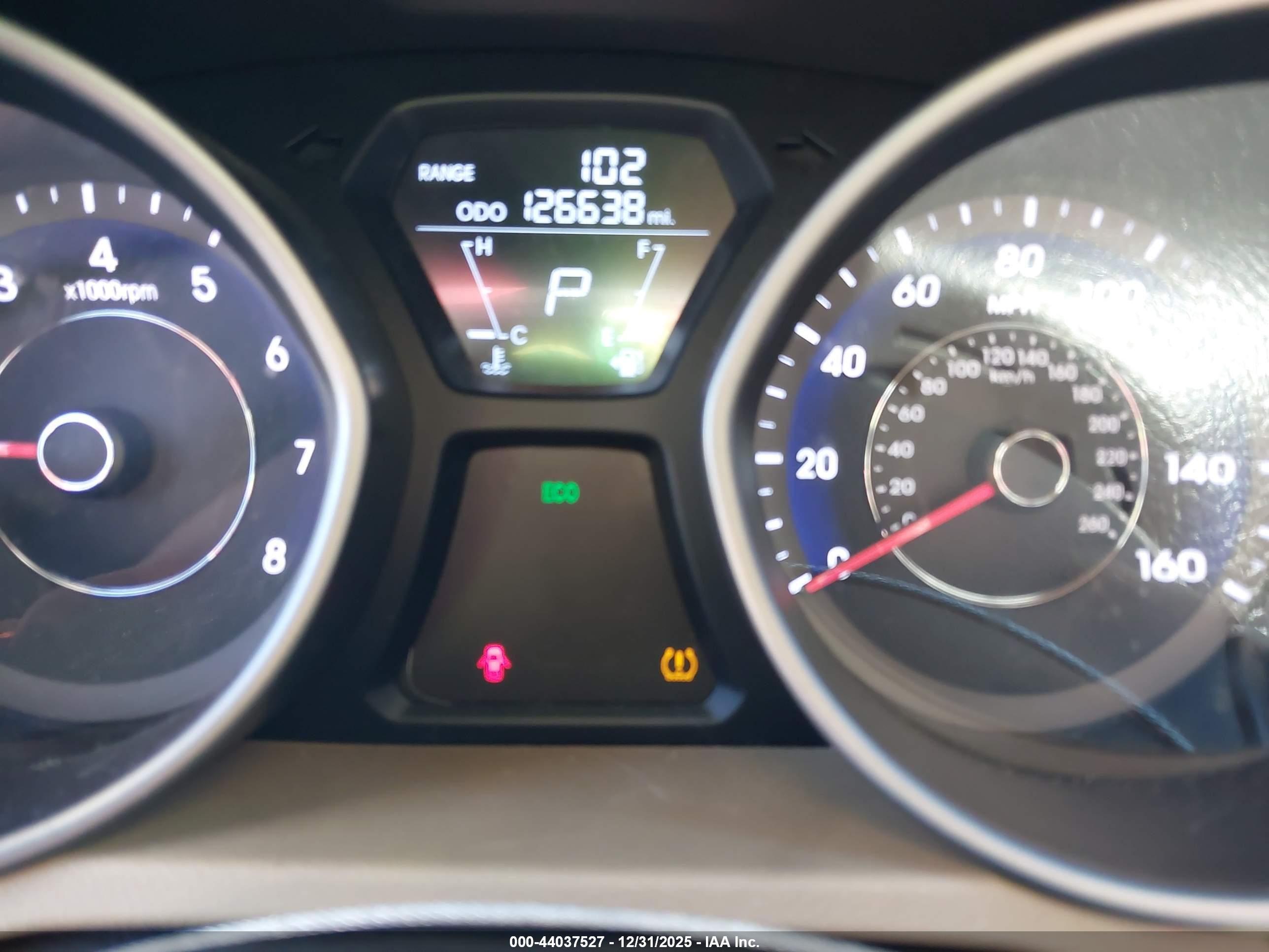 HYUNDAI ELANTRA image 7