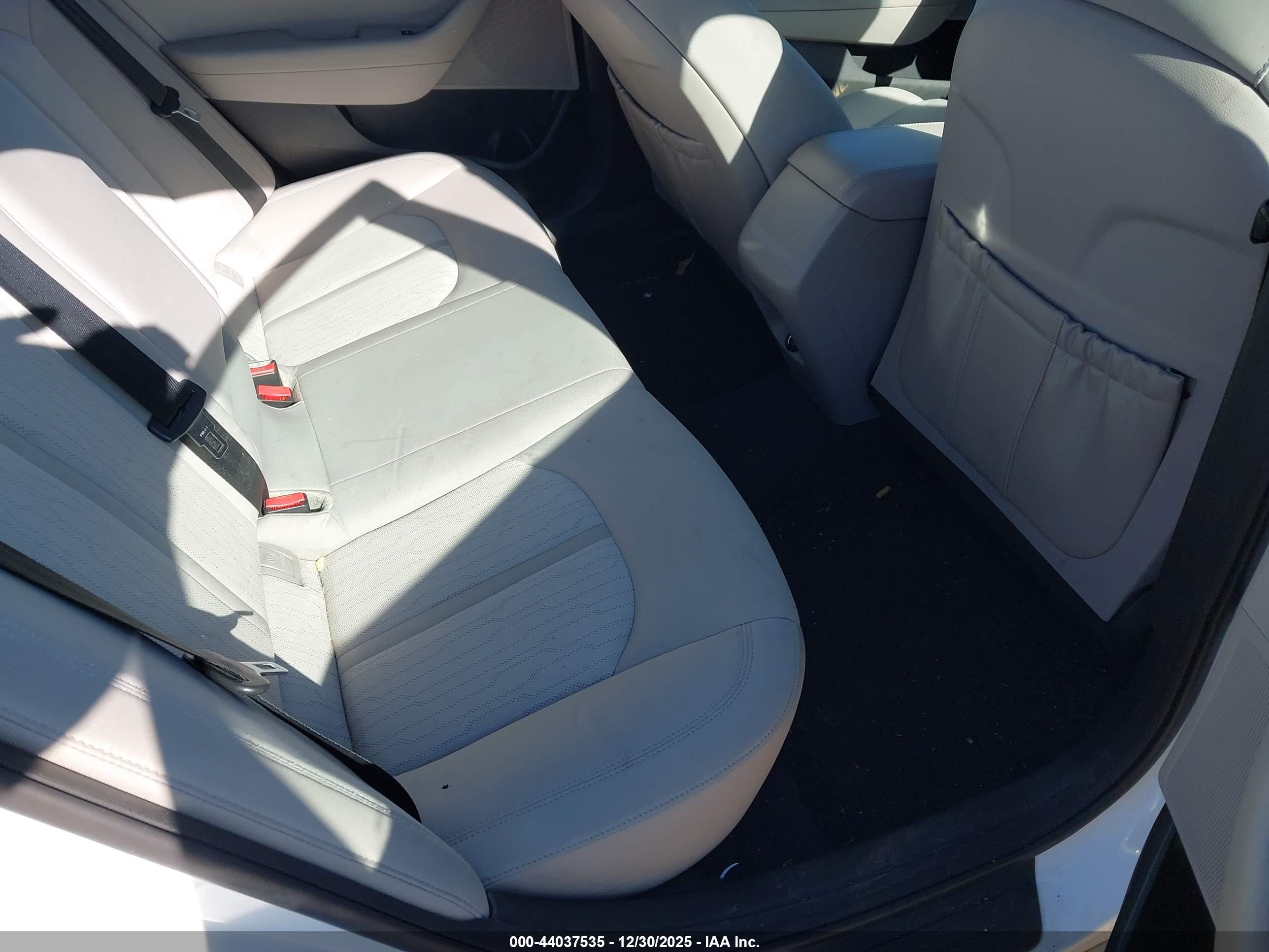 HYUNDAI SONATA image 8