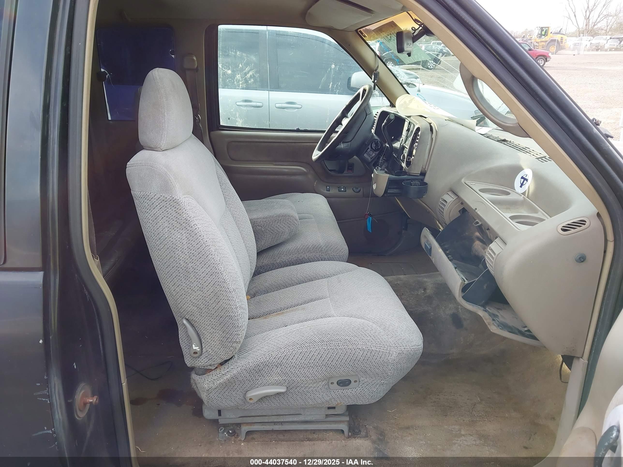 CHEVROLET GMT-400 image 5