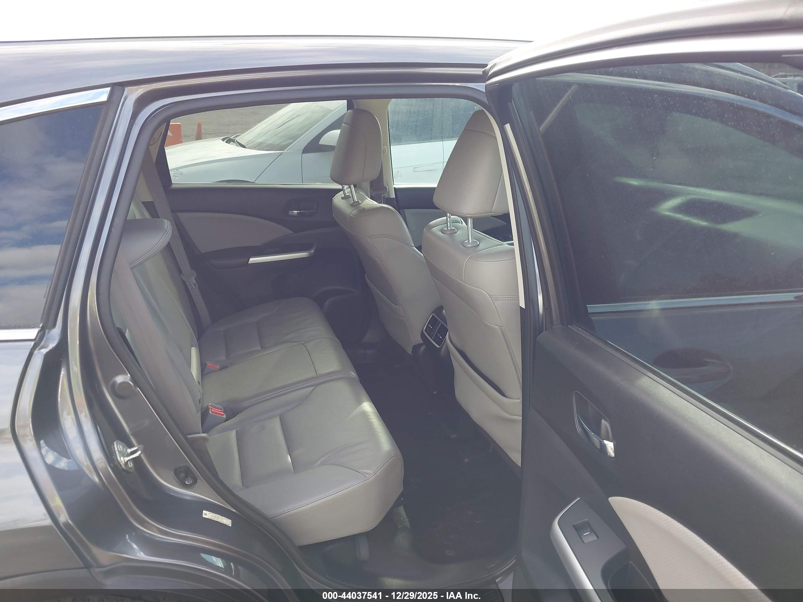HONDA CR-V image 8