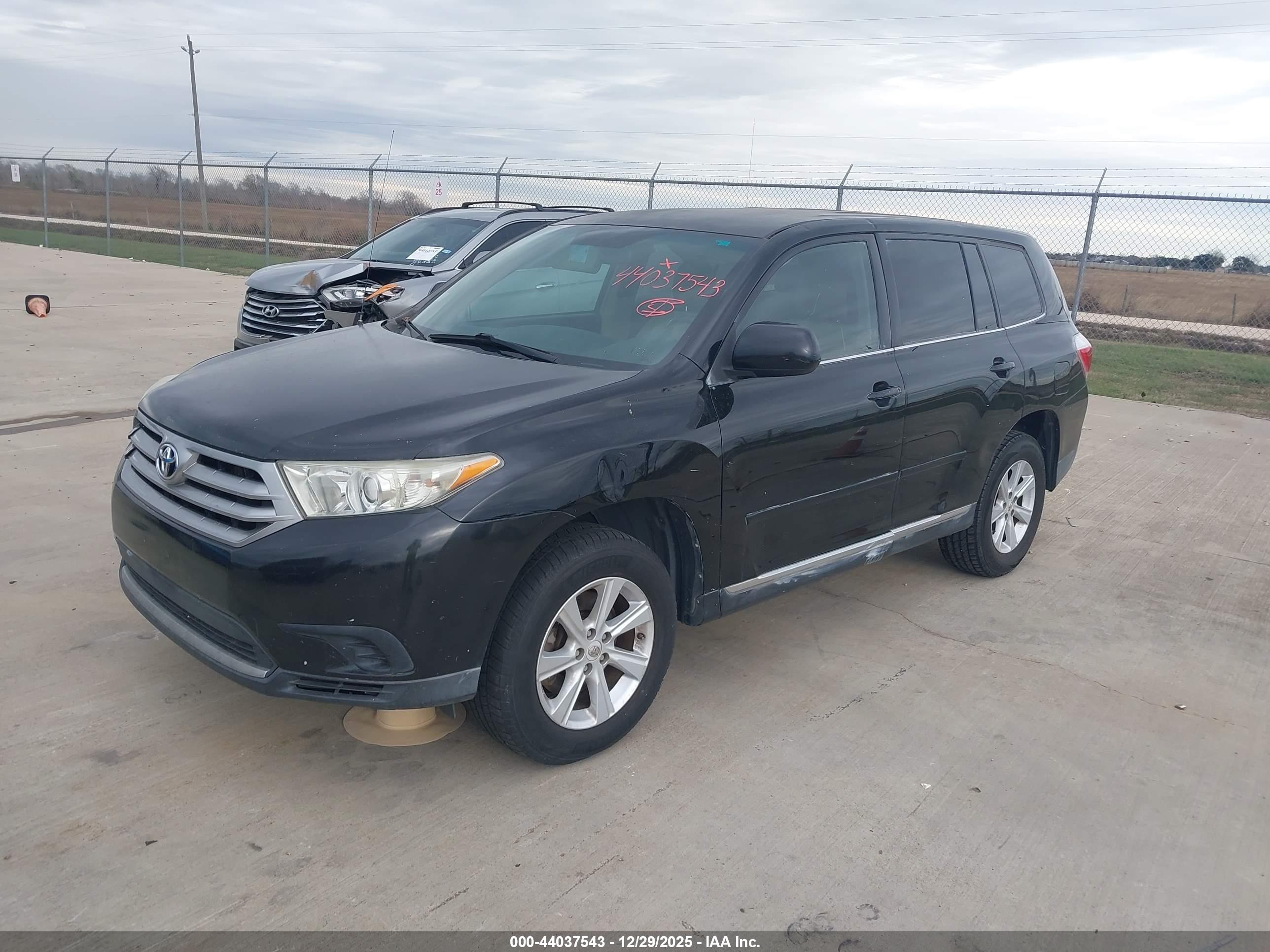 TOYOTA HIGHLANDER image 2