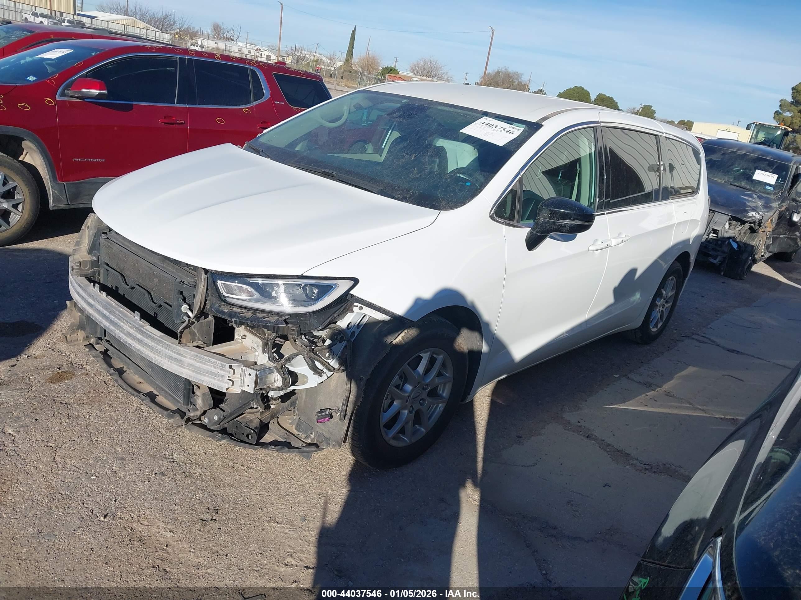 CHRYSLER PACIFICA image 2