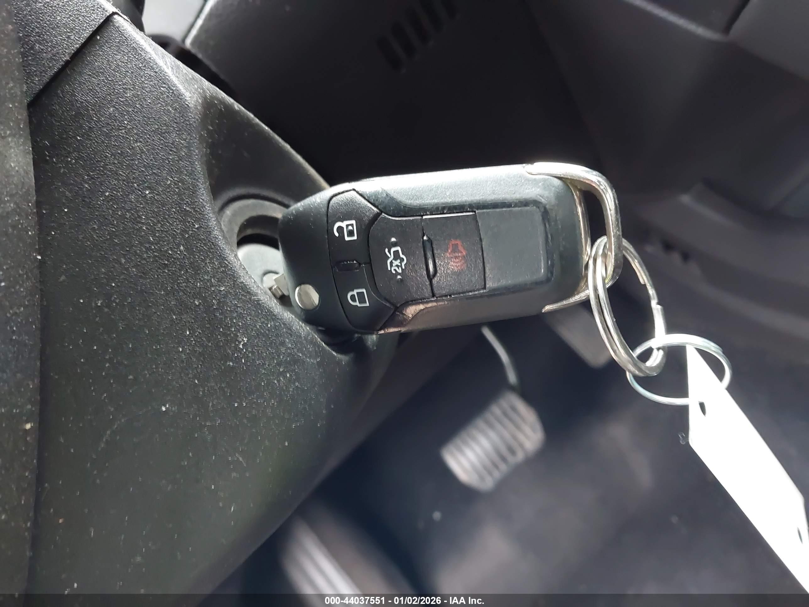 FORD FUSION image 11