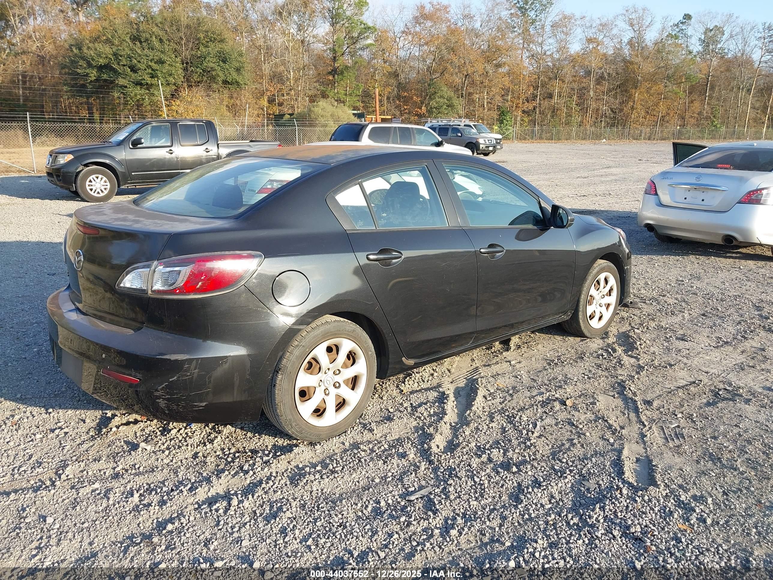 MAZDA MAZDA3 image 4