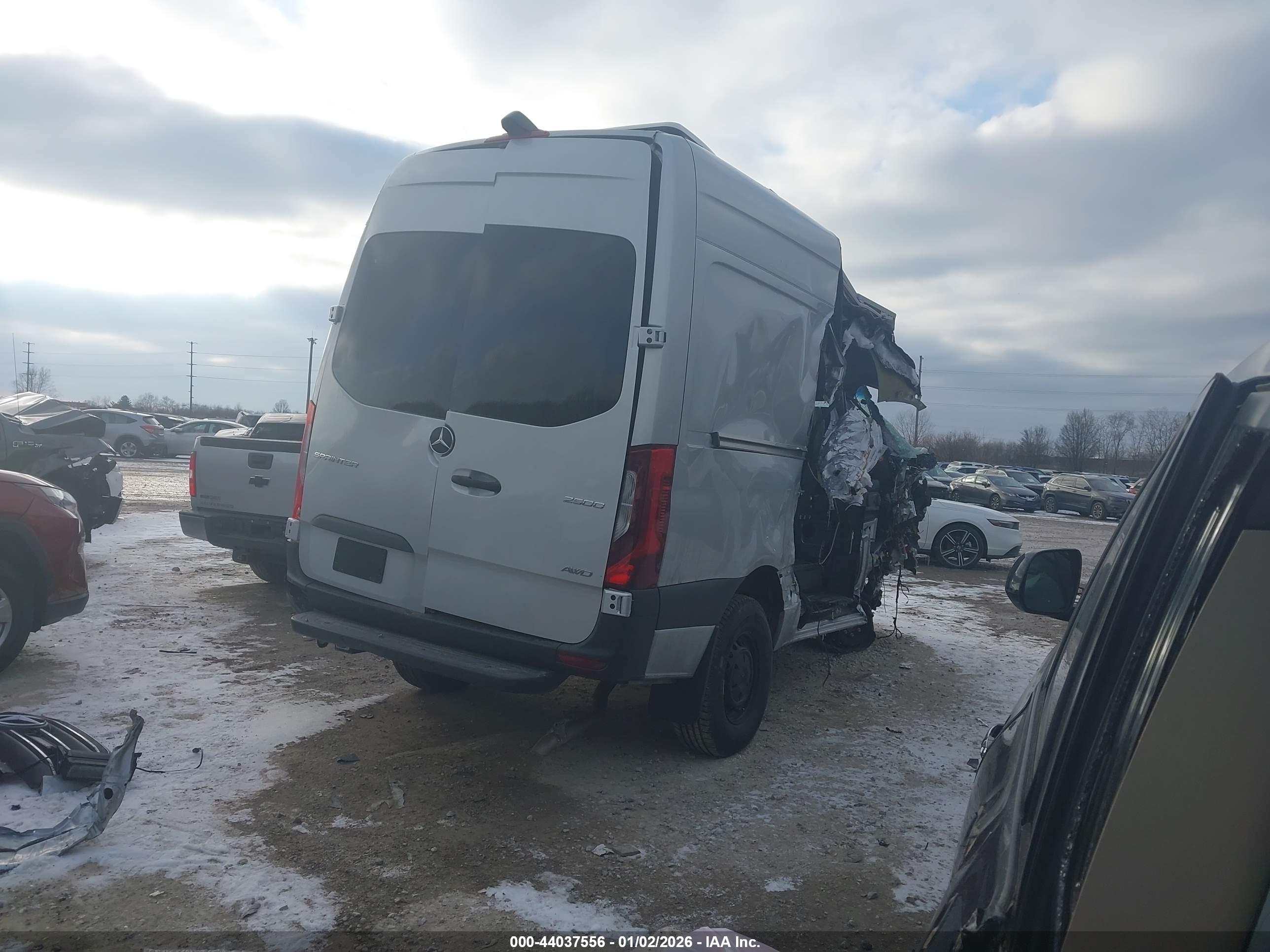 MERCEDES-BENZ SPRINTER image 4