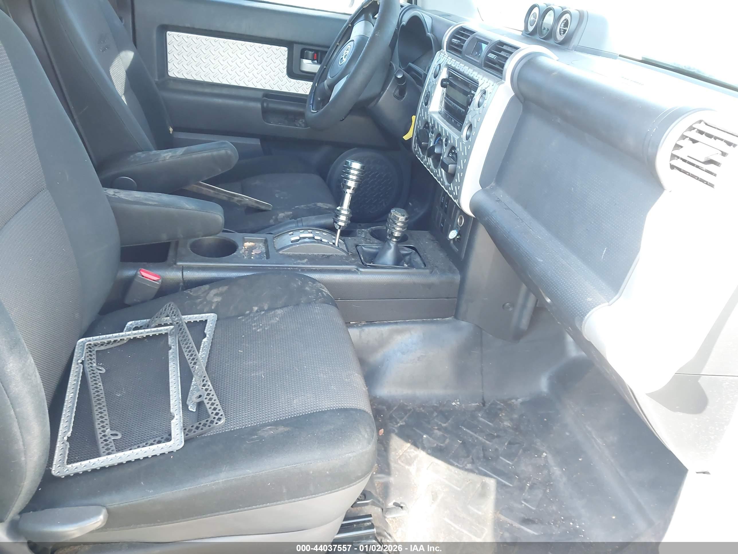 TOYOTA FJ image 5