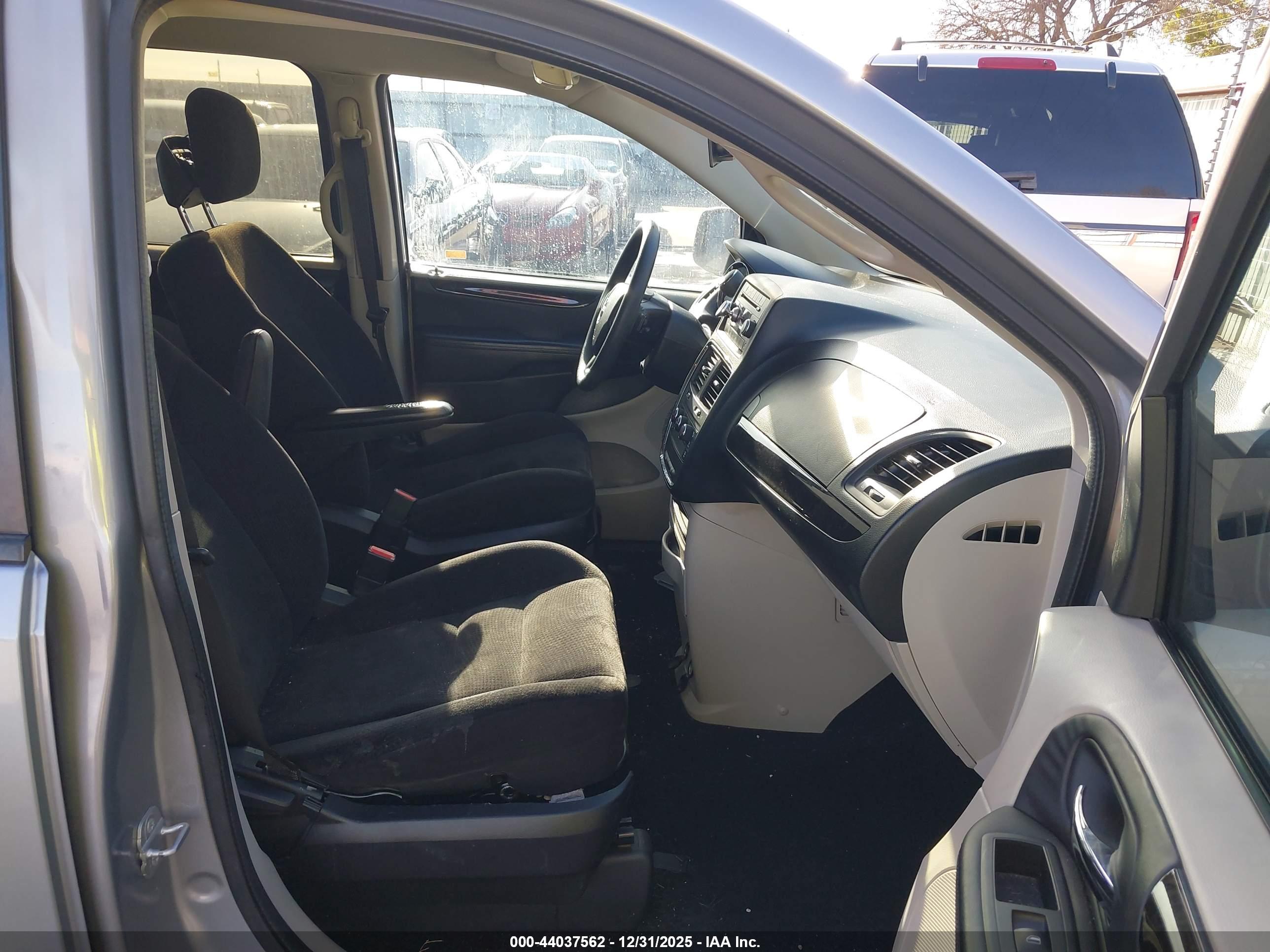 DODGE GRAND image 5