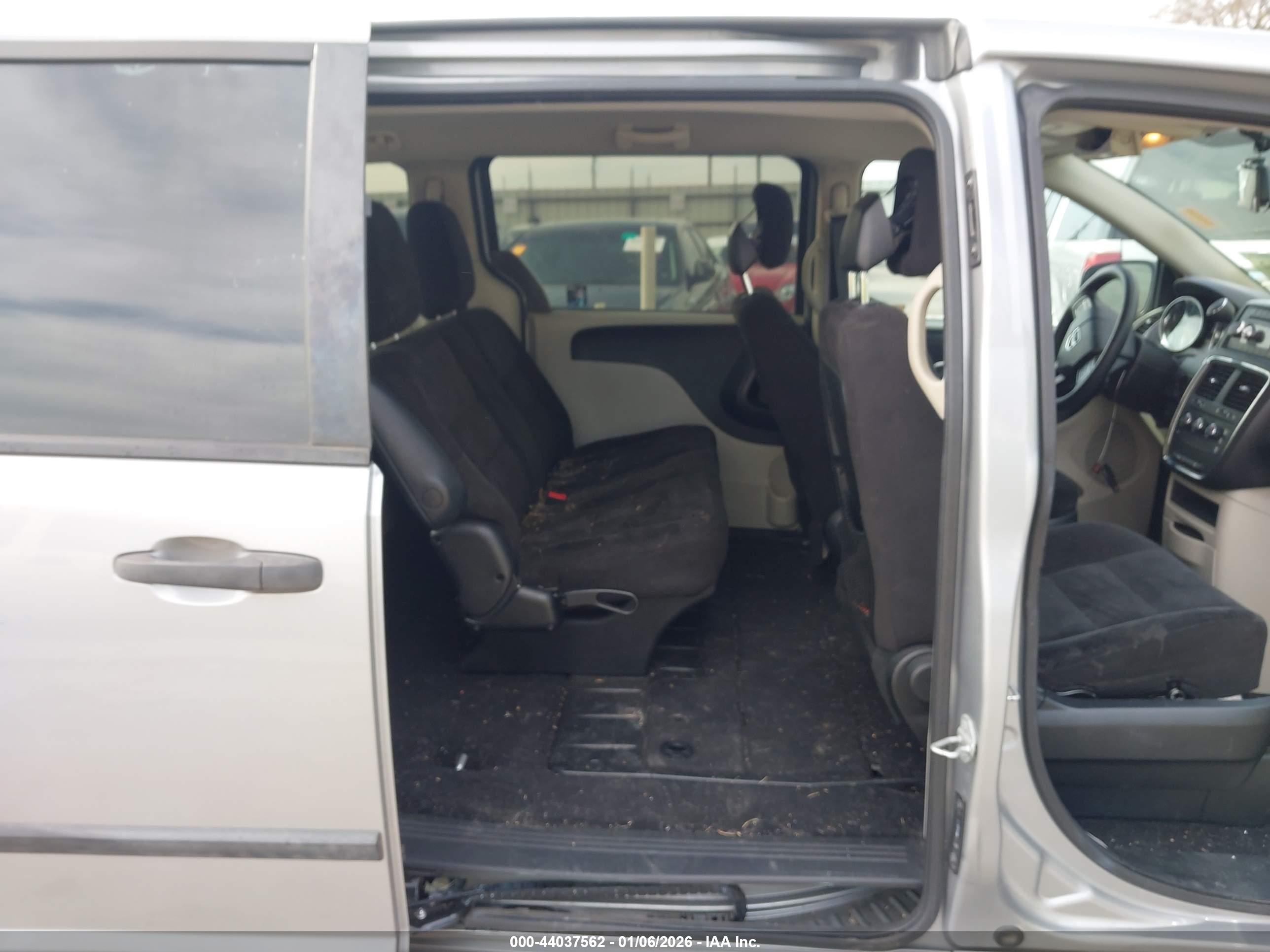 DODGE GRAND image 8