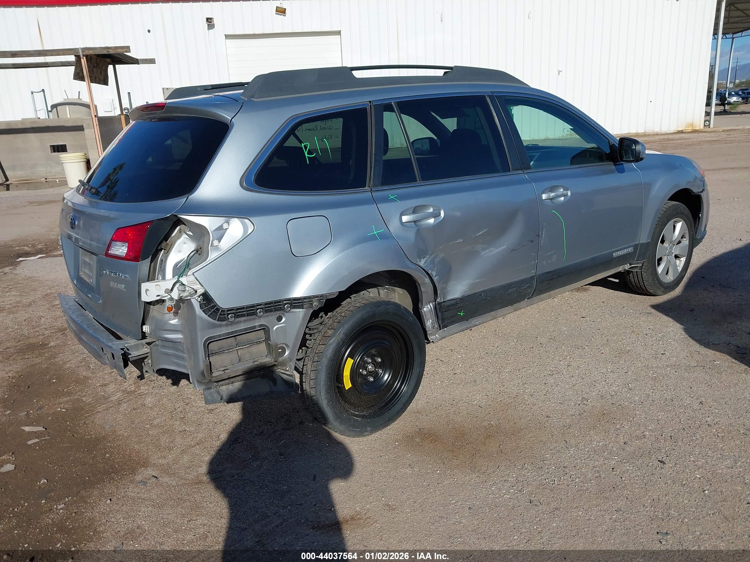 SUBARU OUTBACK image 4