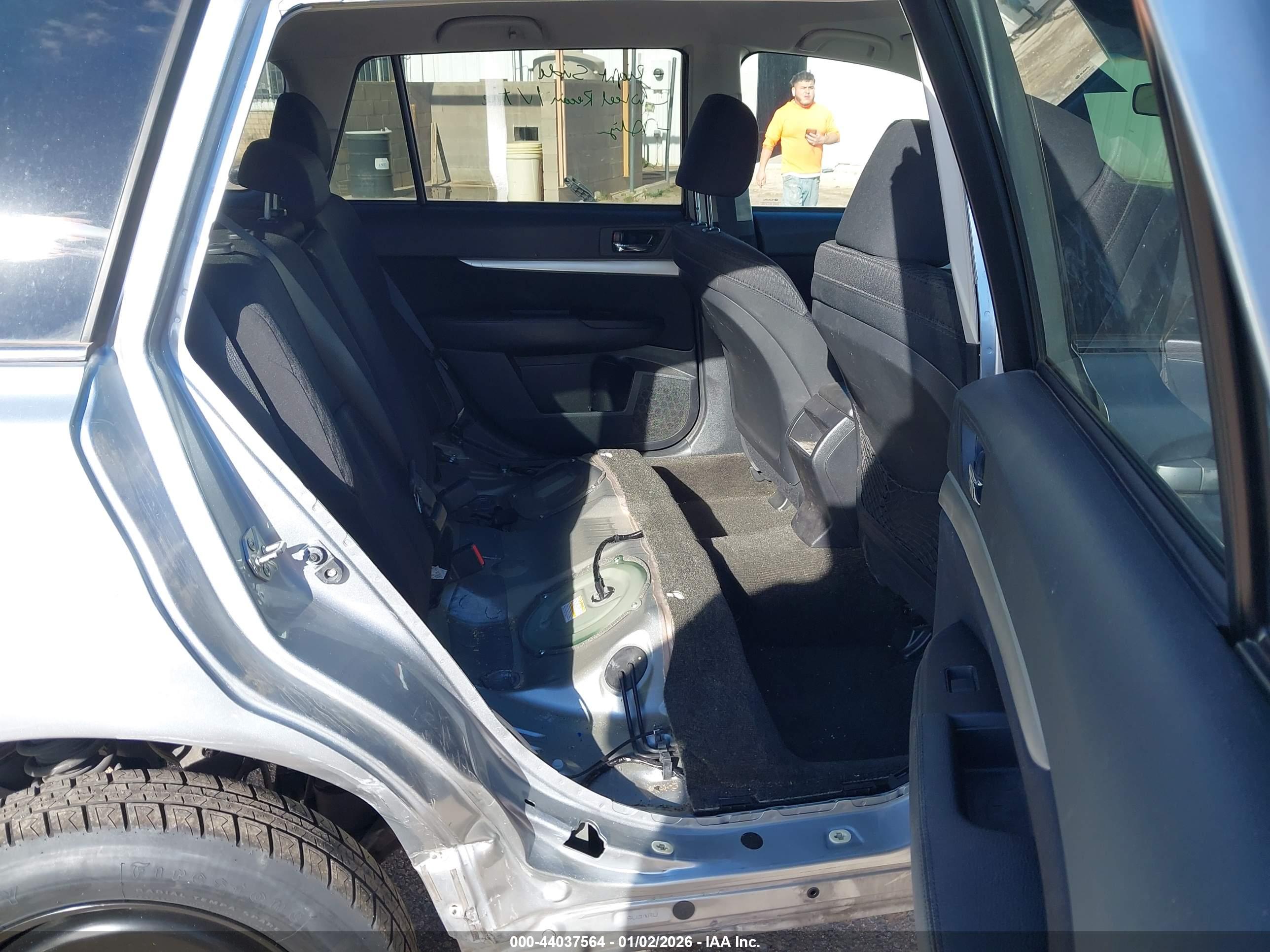 SUBARU OUTBACK image 8