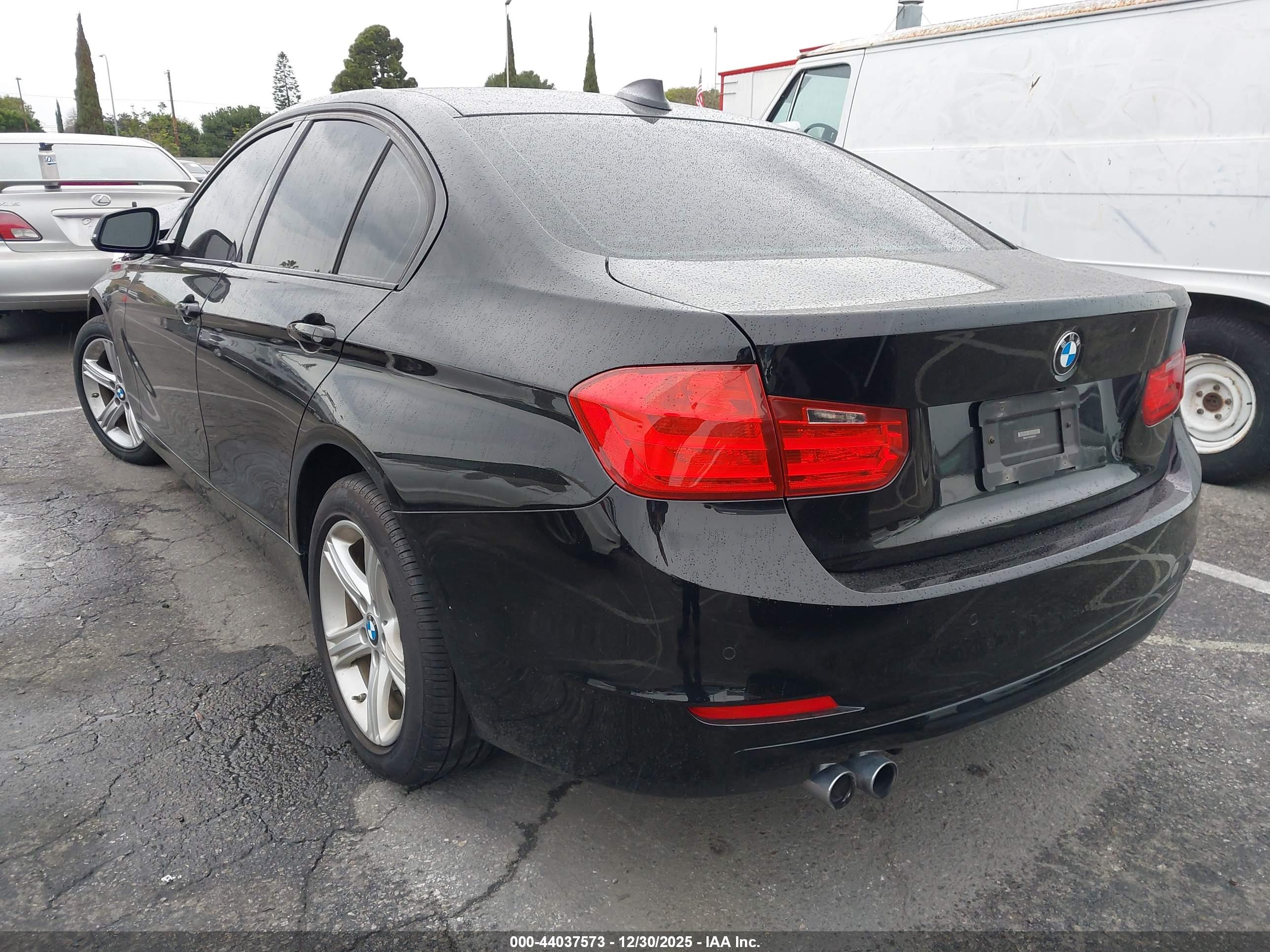 BMW 328I image 3
