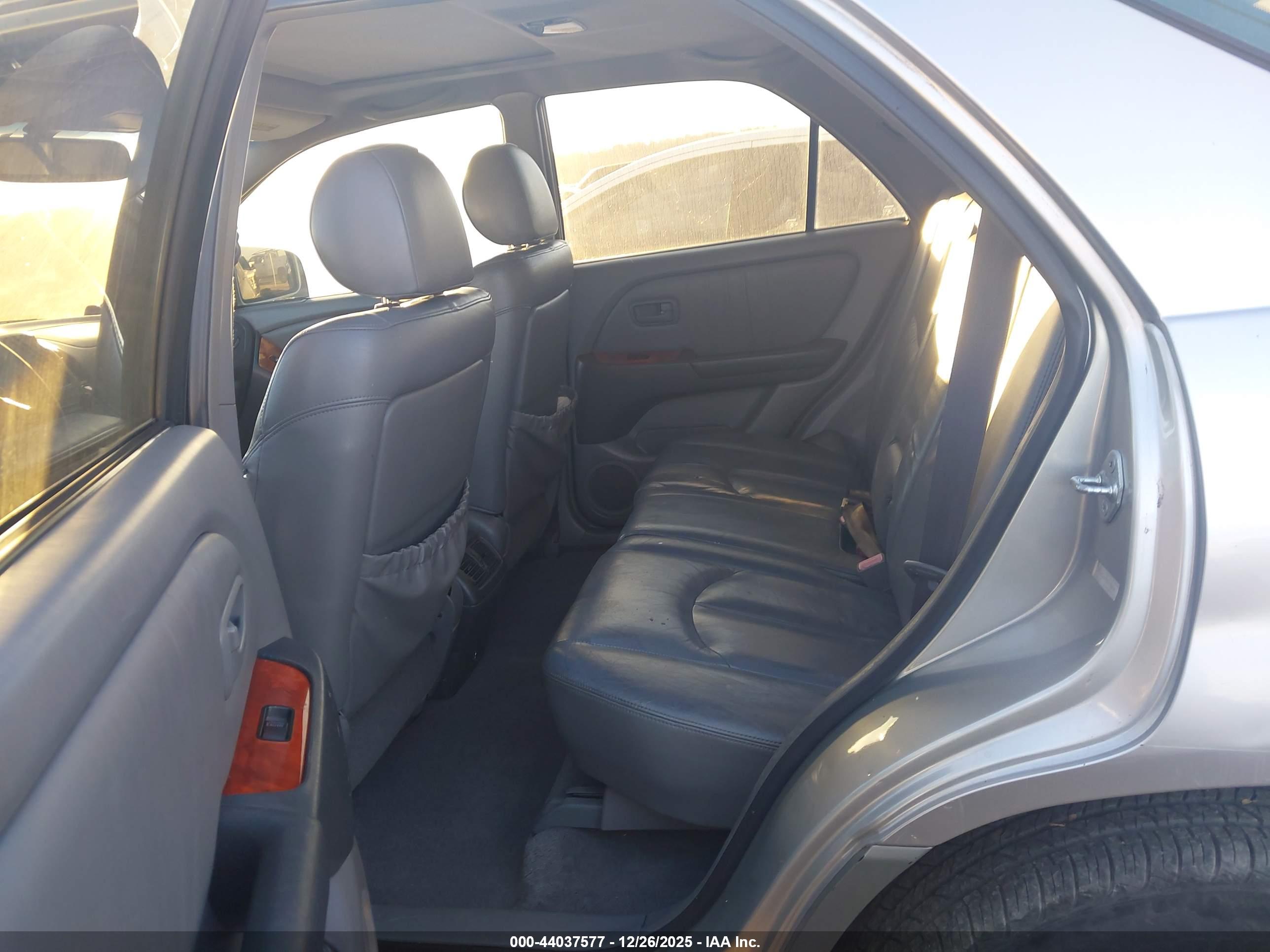 LEXUS RX image 8