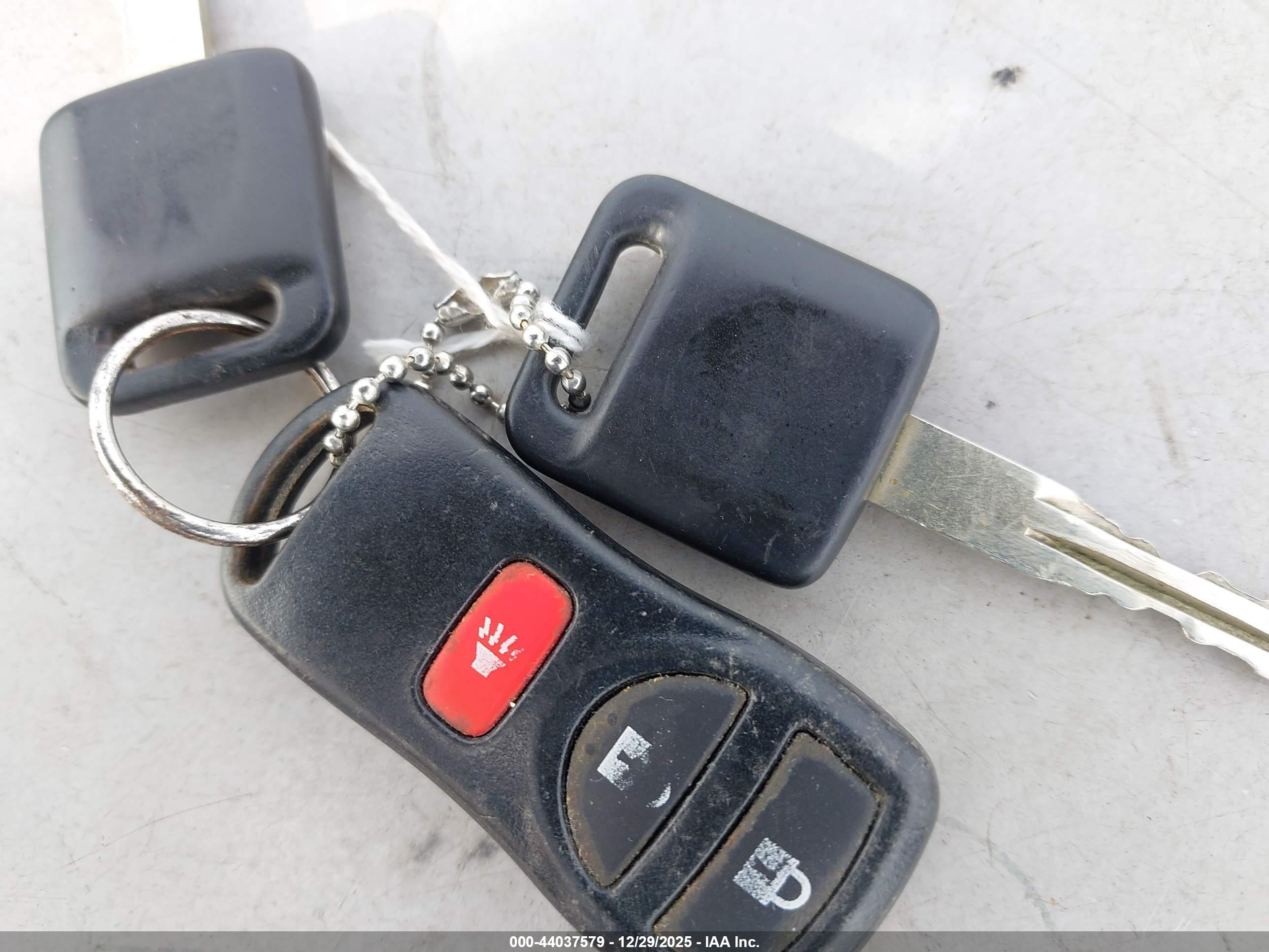 NISSAN VERSA image 11