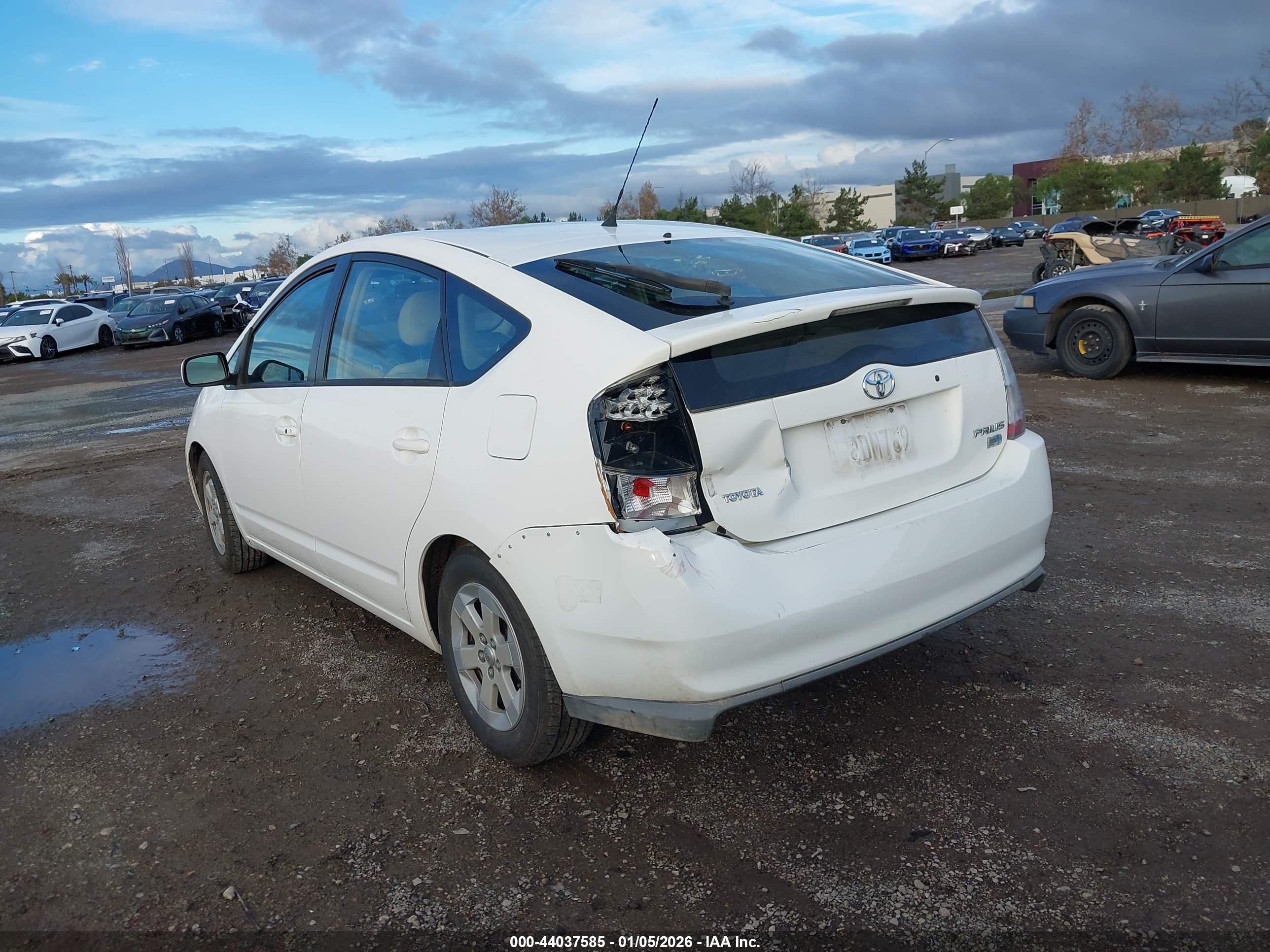 TOYOTA PRIUS image 6