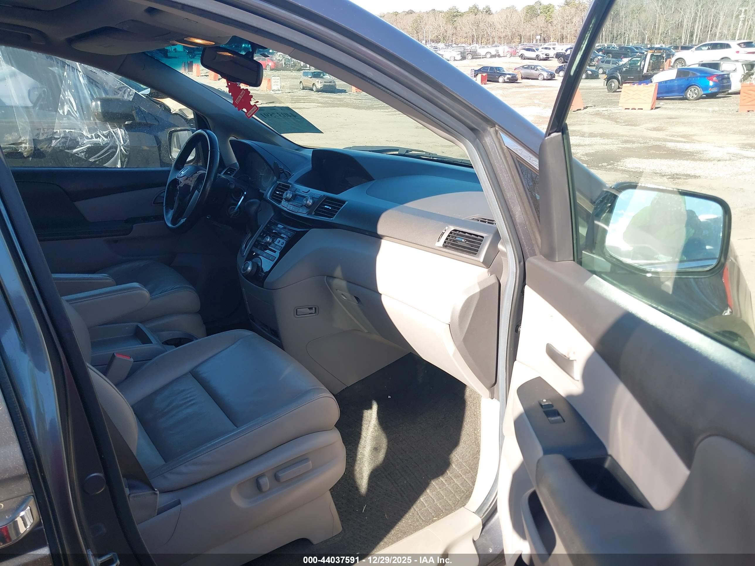 HONDA ODYSSEY image 5